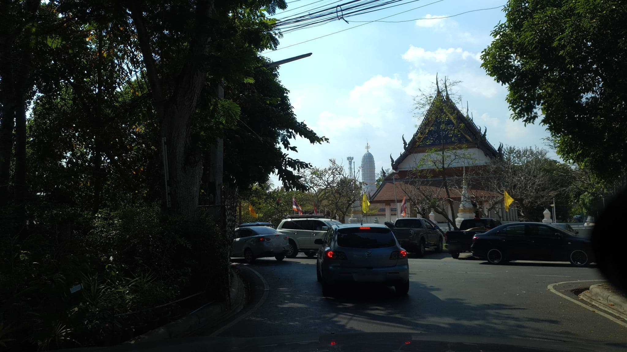 Street view near Baan kamathep Amphawa, Samut Songkhram — © jrcarlsen (CC BY-SA · Mapillary)