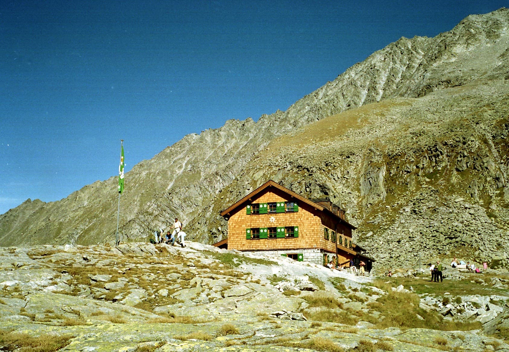 Zittauer Hütte (via Wikimedia Commons, CC BY-SA 2.0 de)