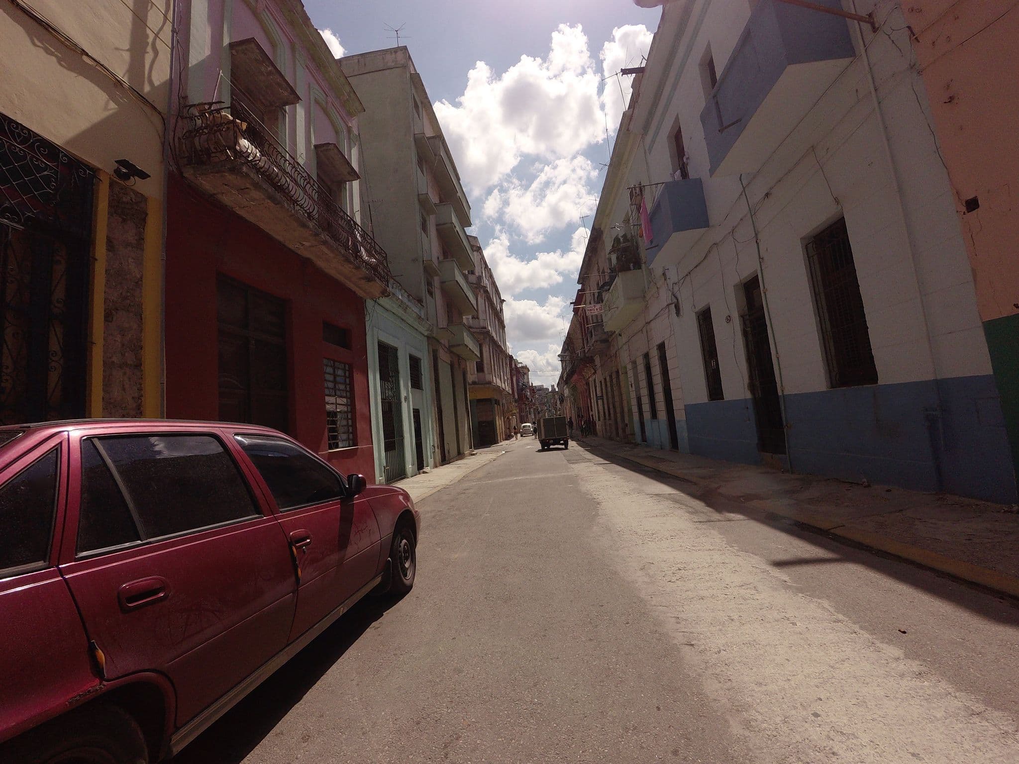 Street view near MXU Apartment, Centro Habana