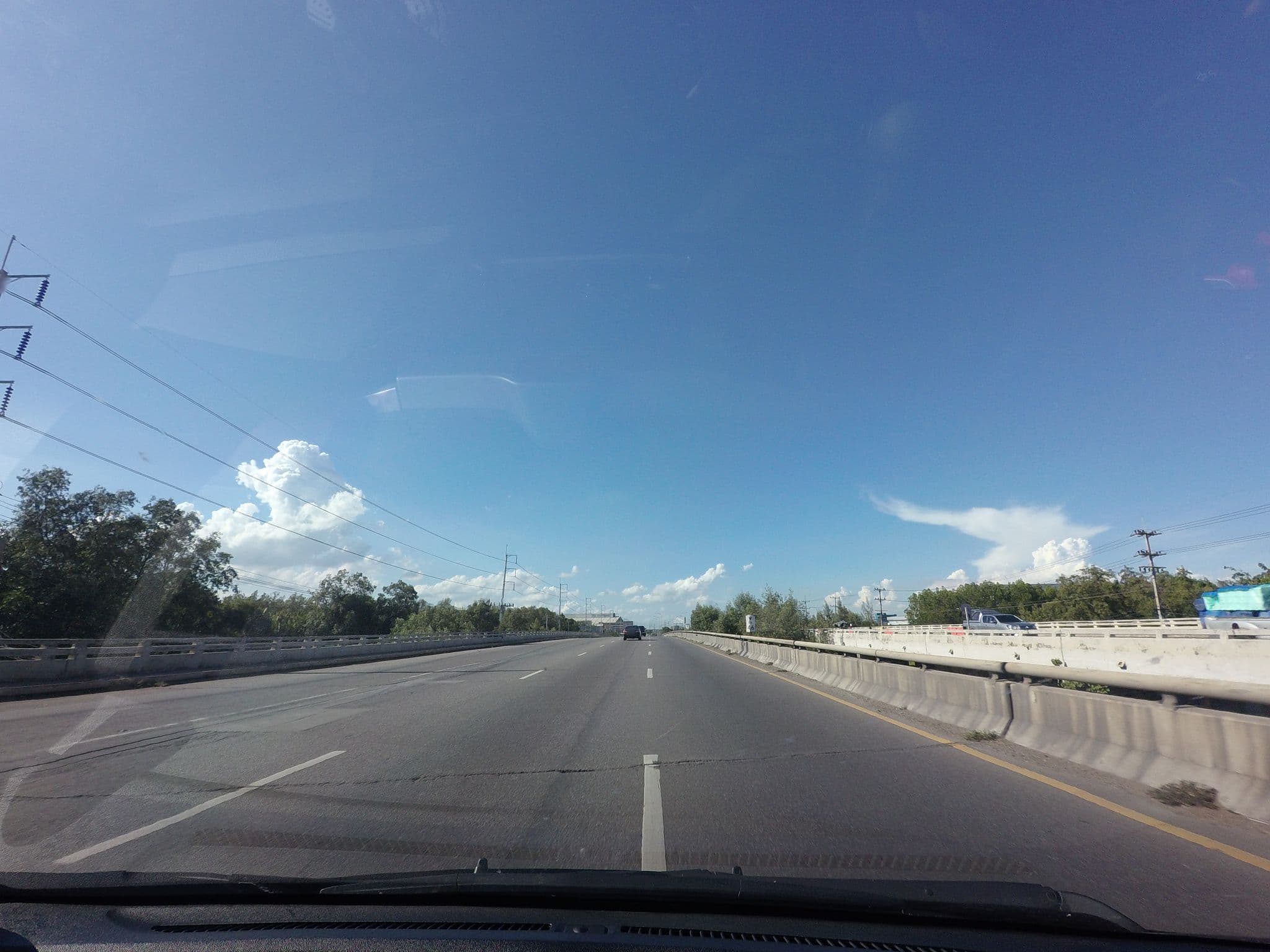 Street view near โรงแรมรามาด้า พลาซ่า ริเวอร์ไซด์, Ban Phaeo — © mishari (CC BY-SA · Mapillary)