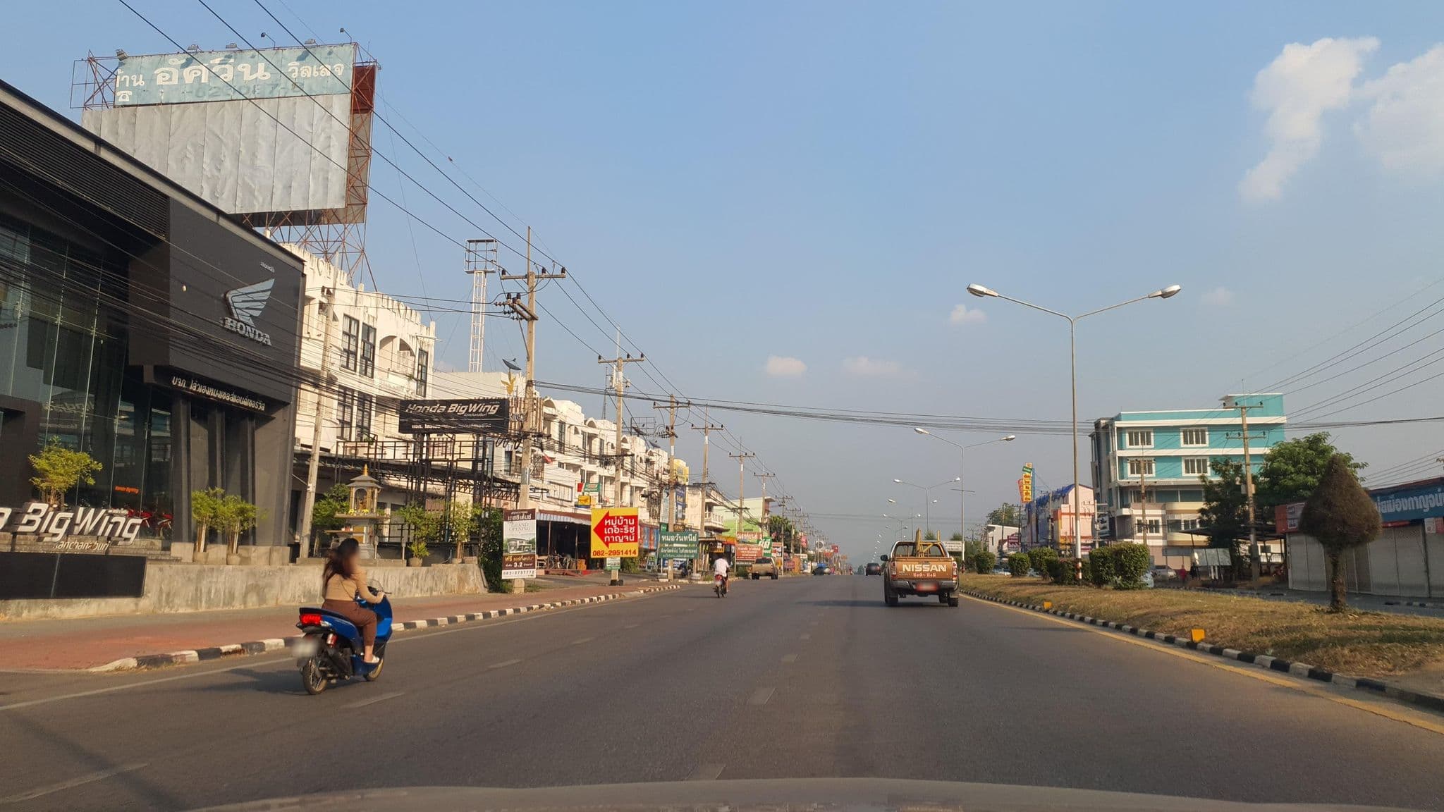 Street view near Felix River Kwai Resort ,kanchanaburi, Kanchanaburi — © jrcarlsen (CC BY-SA · Mapillary)