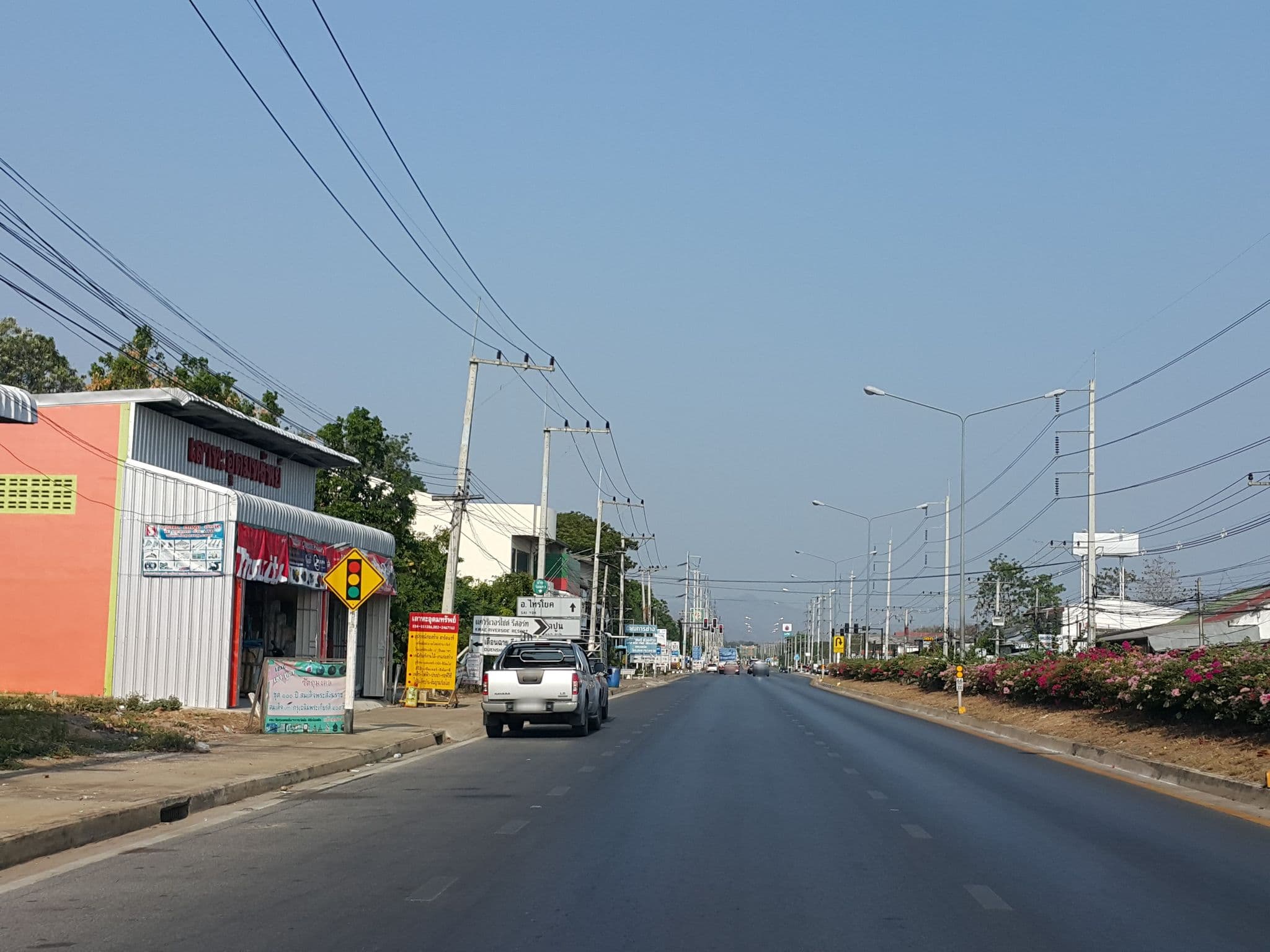 Street view near กาญจ์ปุะ, Kanchanaburi — © jrcarlsen (CC BY-SA · Mapillary)