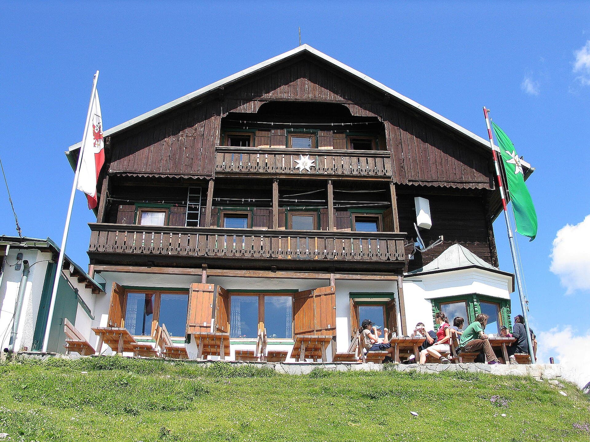 Solsteinhaus (via Wikimedia Commons, CC BY-SA 3.0)