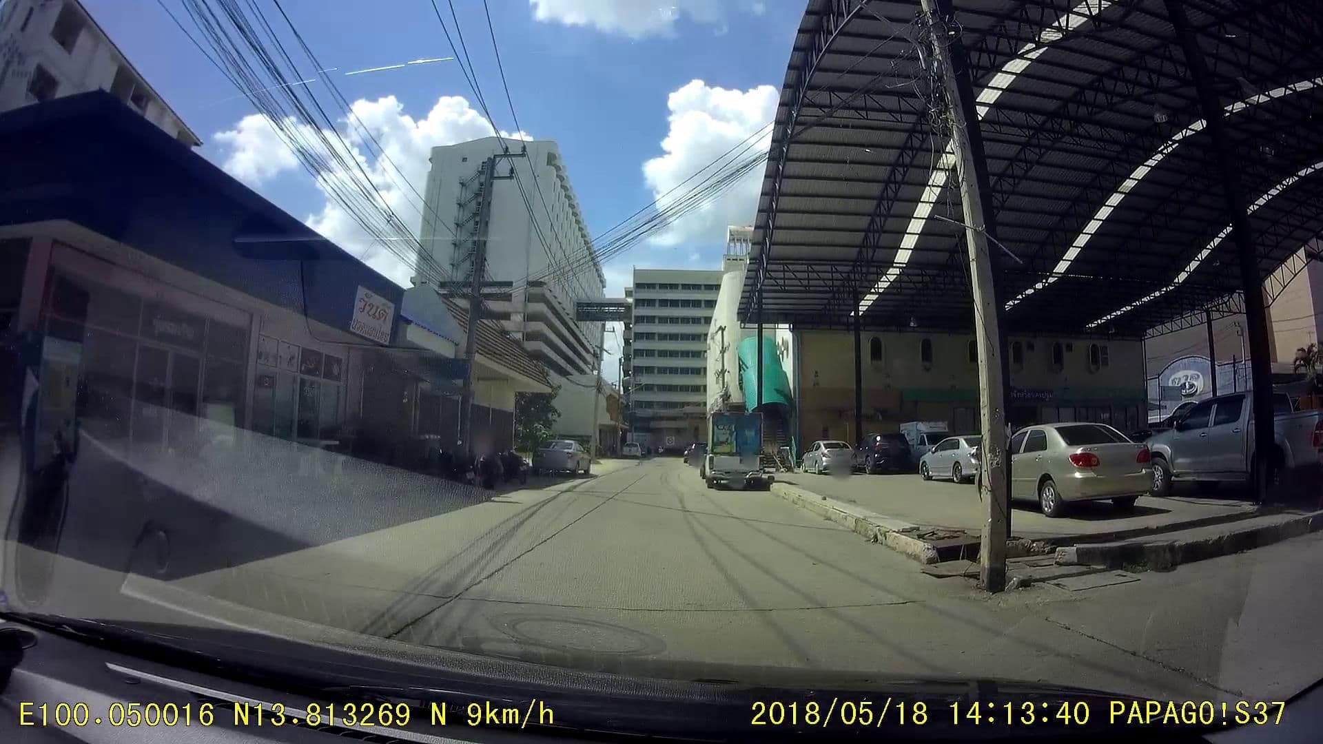 Street view near Well Hotel Training Center, Nakhon Pathom — © poramet (CC BY-SA · Mapillary)