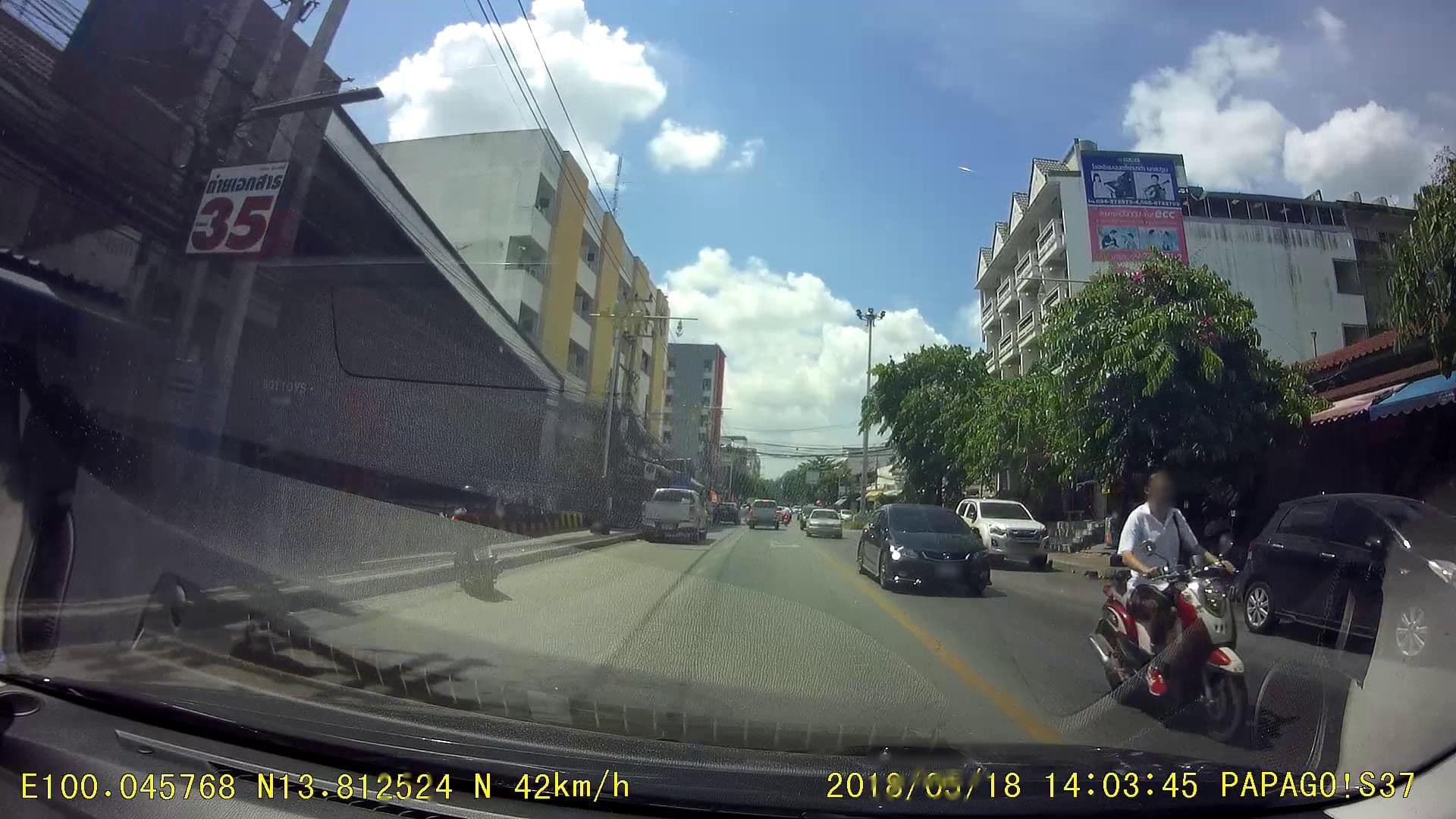 Street view near ข้าวต้มหน้าเวล, Nakhon Pathom — © poramet (CC BY-SA · Mapillary)