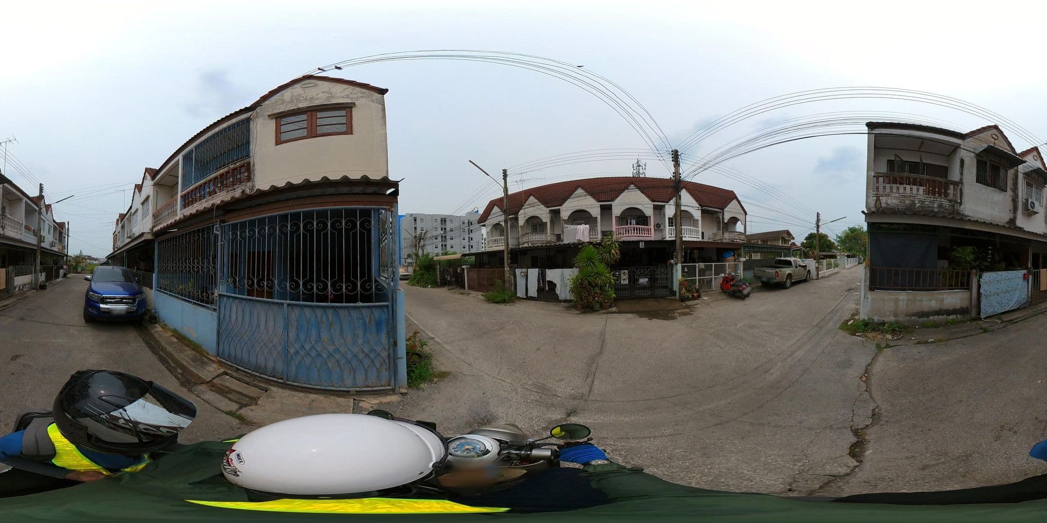 Street view near Hop Inn, Nakhon Pathom — © NAKHONPATHOM_CITY_STREET_VIEW (CC BY-SA · Mapillary)