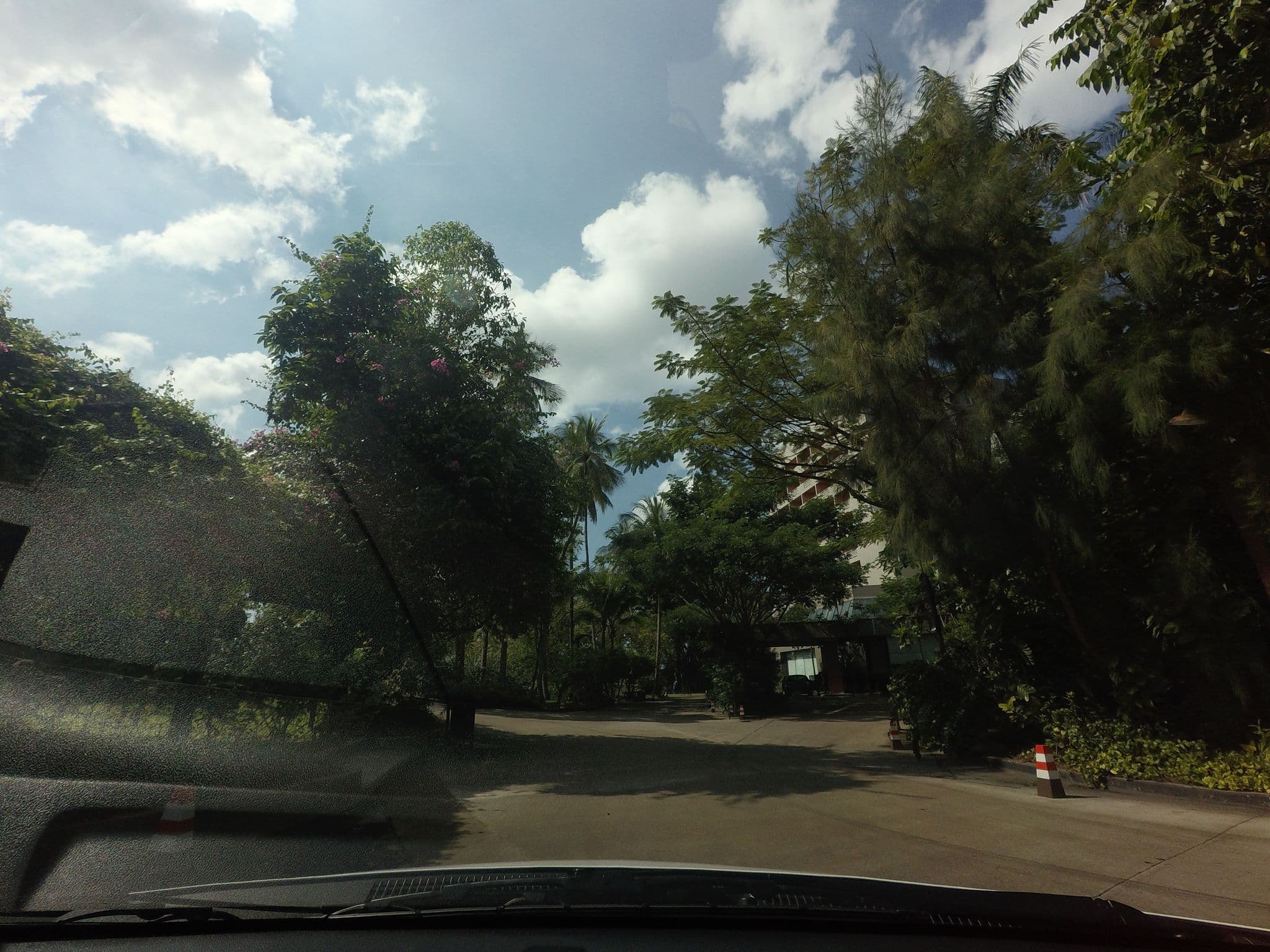 Street view near Garden View Lobby, Sam Phran — © mishari (CC BY-SA · Mapillary)