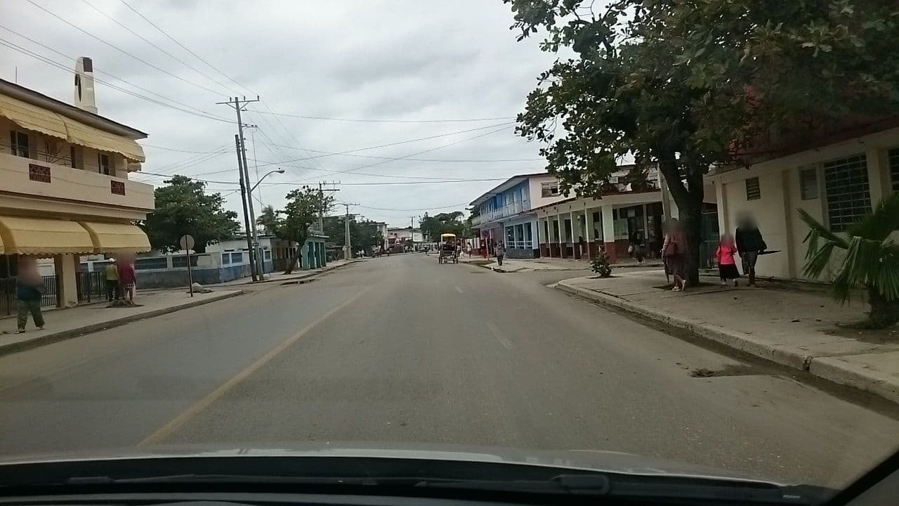 Street view near Casa Yanny y Odalys, Guanabo