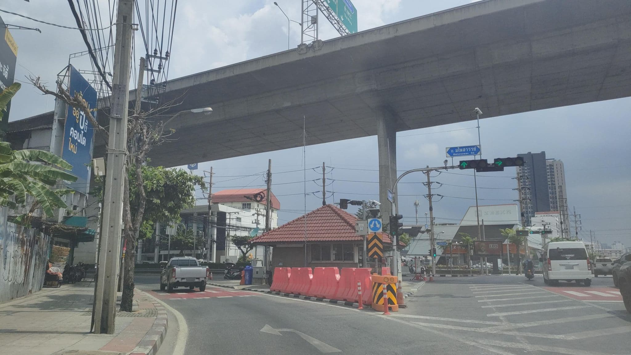 Street view near พนาลี รีสอร์ท, Bang Kho Laem — © koki2529 (CC BY-SA · Mapillary)