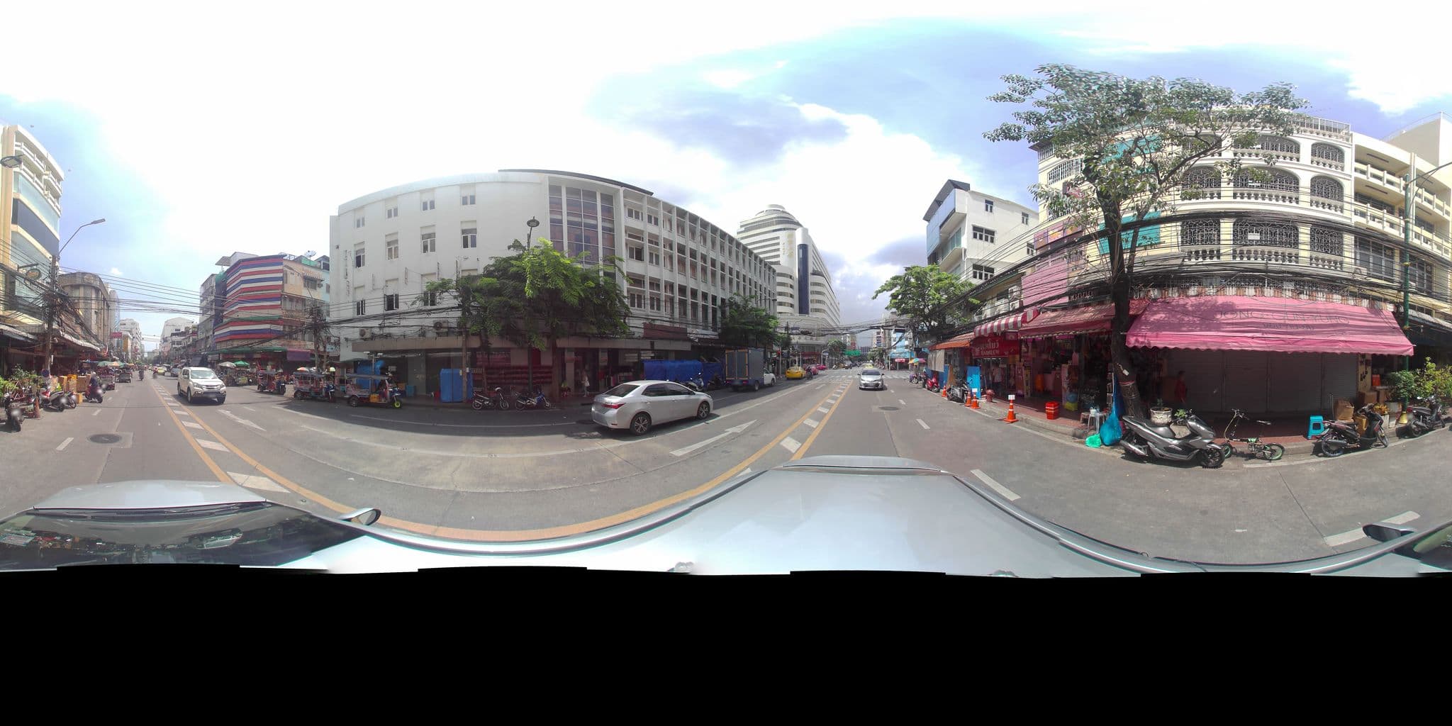 Street view near ChiffOn's Condo & Coconut View, Samphantawong — © P05466 (CC BY-SA · Mapillary)