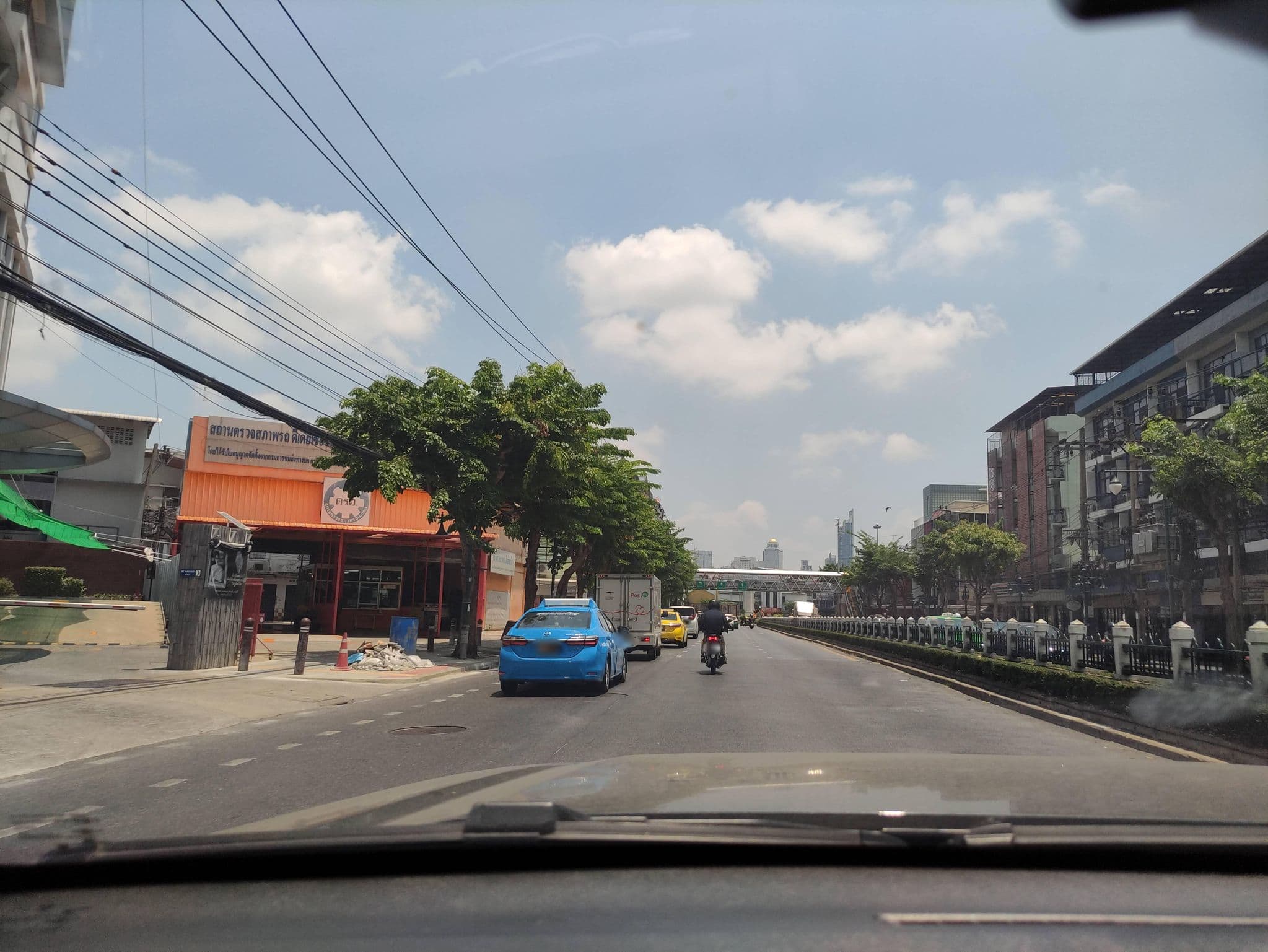 Street view near Baanyai Apartment, Thon Buri — © kasetitkml_pipitchai (CC BY-SA · Mapillary)