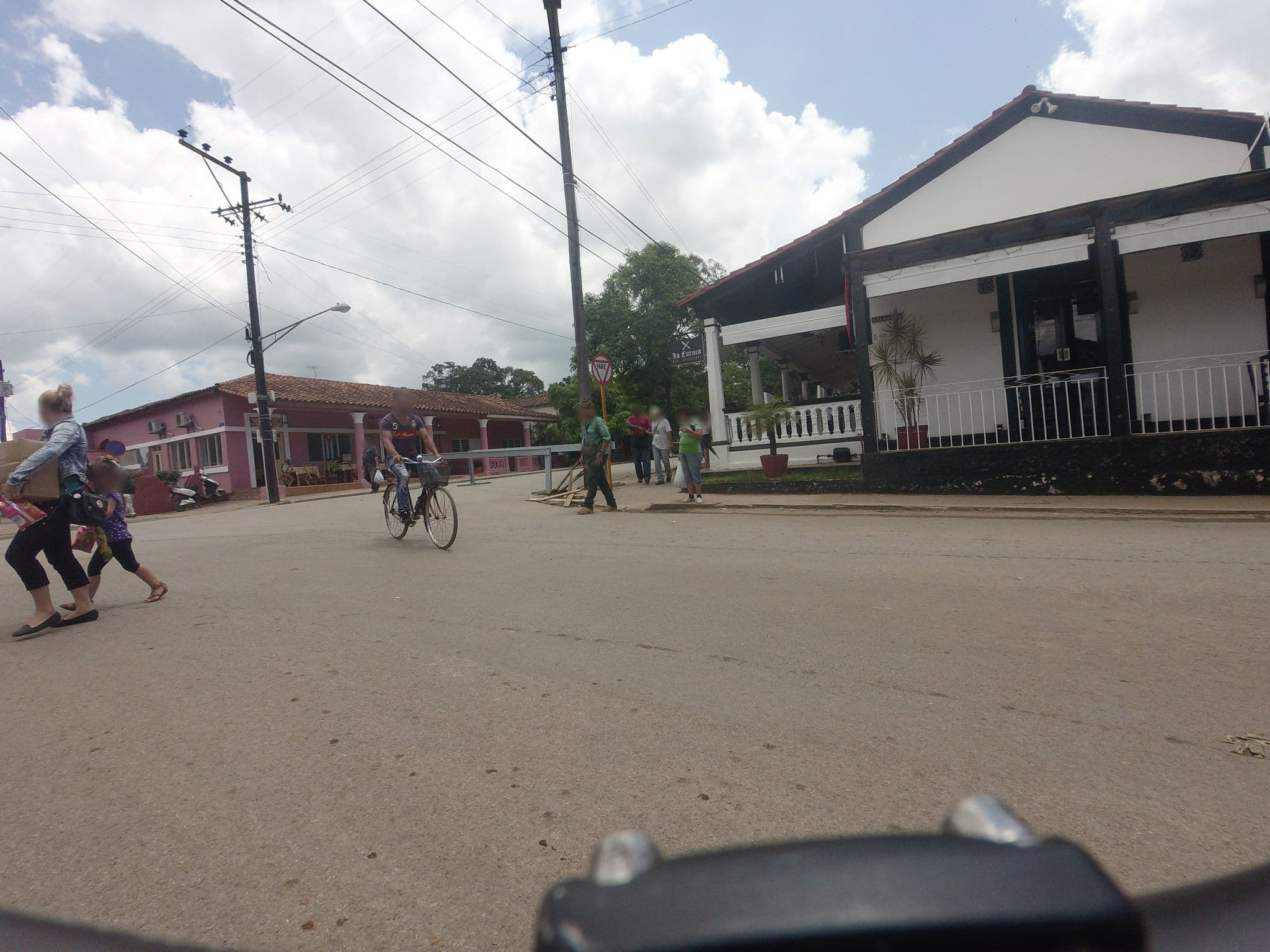 Street view near Villa Los Bueno, Viñales