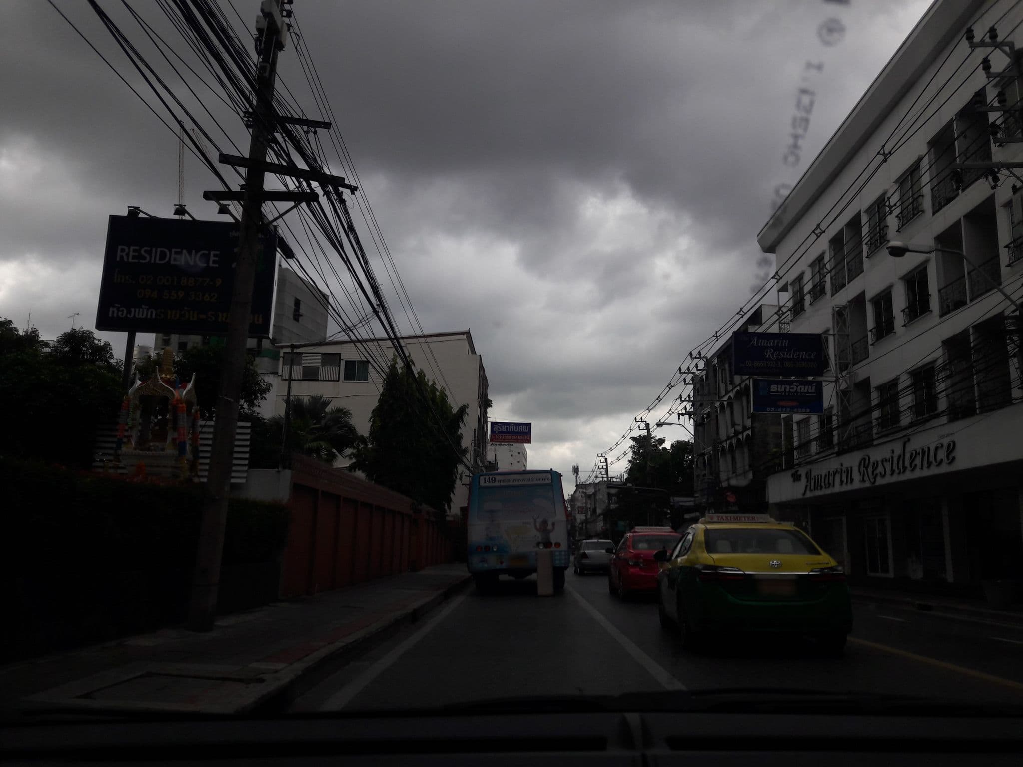 Street view near 24 Residence (ทูโฟร์ เรสซิเด้นซ์), Siriraj — © dukeduke (CC BY-SA · Mapillary)