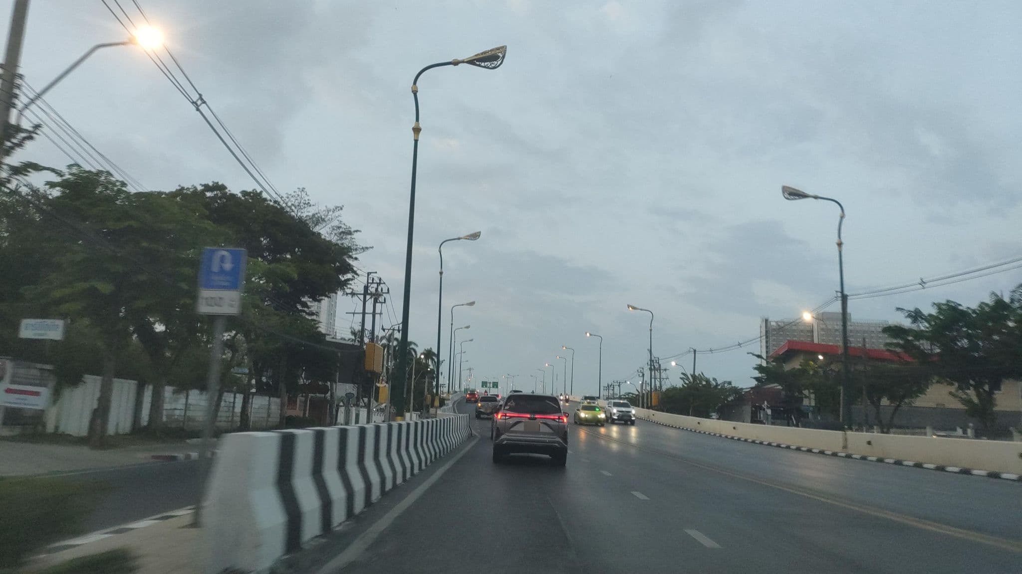 Street view near R.D.HOTEL | โรงแรมอาร์ดี, Arun Amarin — © koki2529 (CC BY-SA · Mapillary)