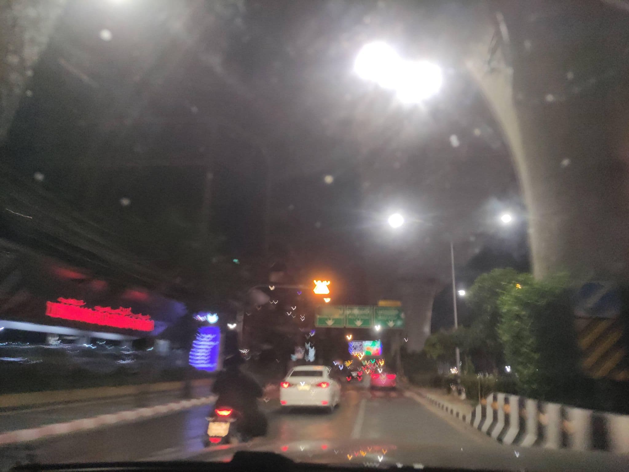 Street view near Thumrong Inn, Arun Amarin — © kasetitkml_pipitchai (CC BY-SA · Mapillary)