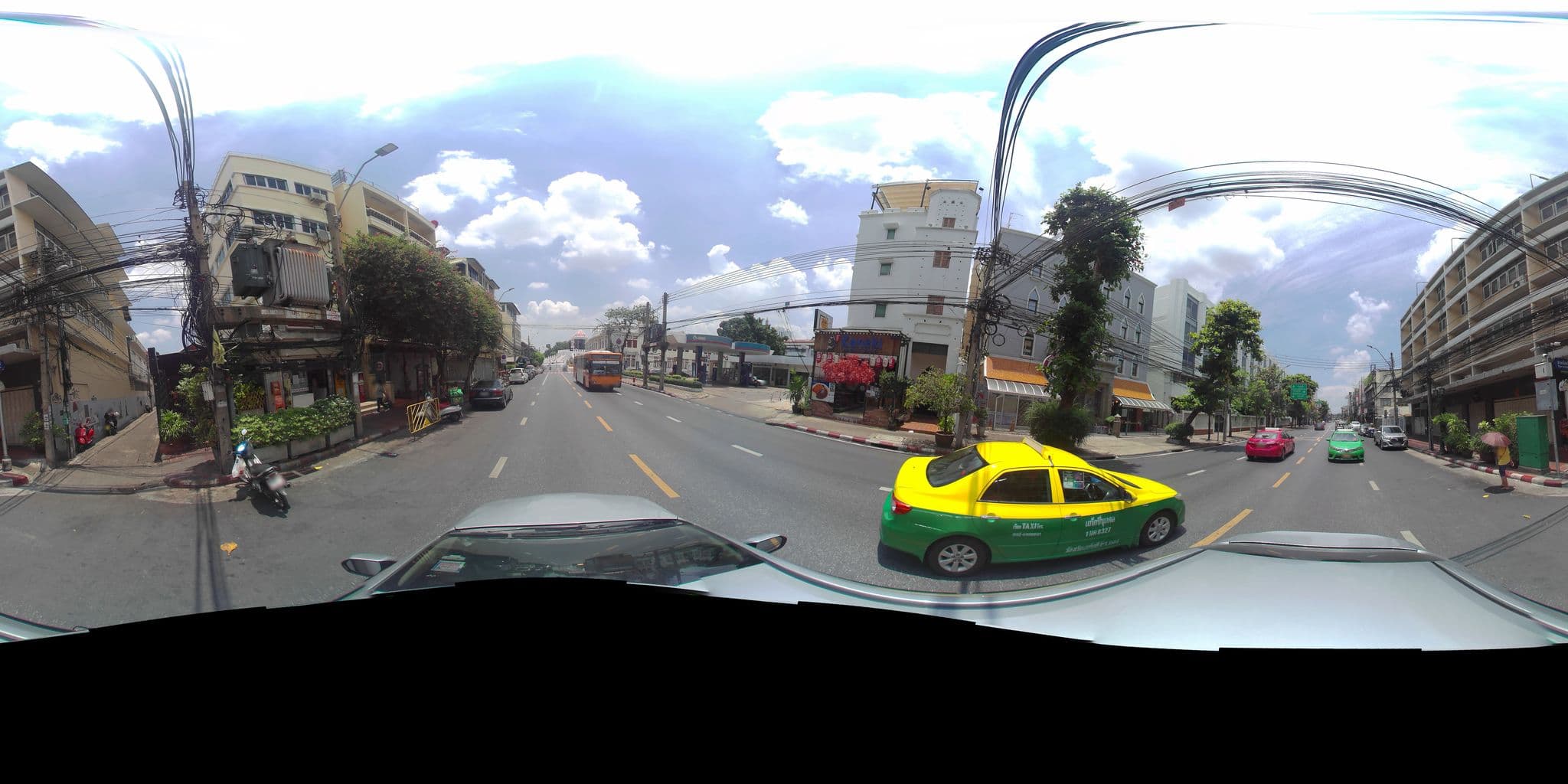 Street view near bhiman inn swimming pool, Phra Nakhon — © P05466 (CC BY-SA · Mapillary)