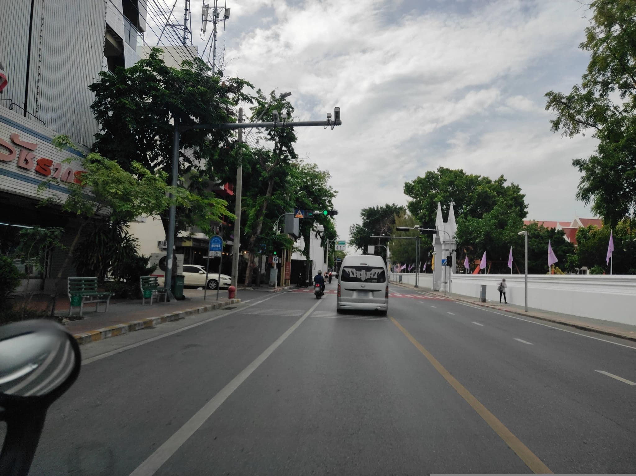 Street view near NACORN Hostel, Phra Nakhon — © sawanshariar (CC BY-SA · Mapillary)
