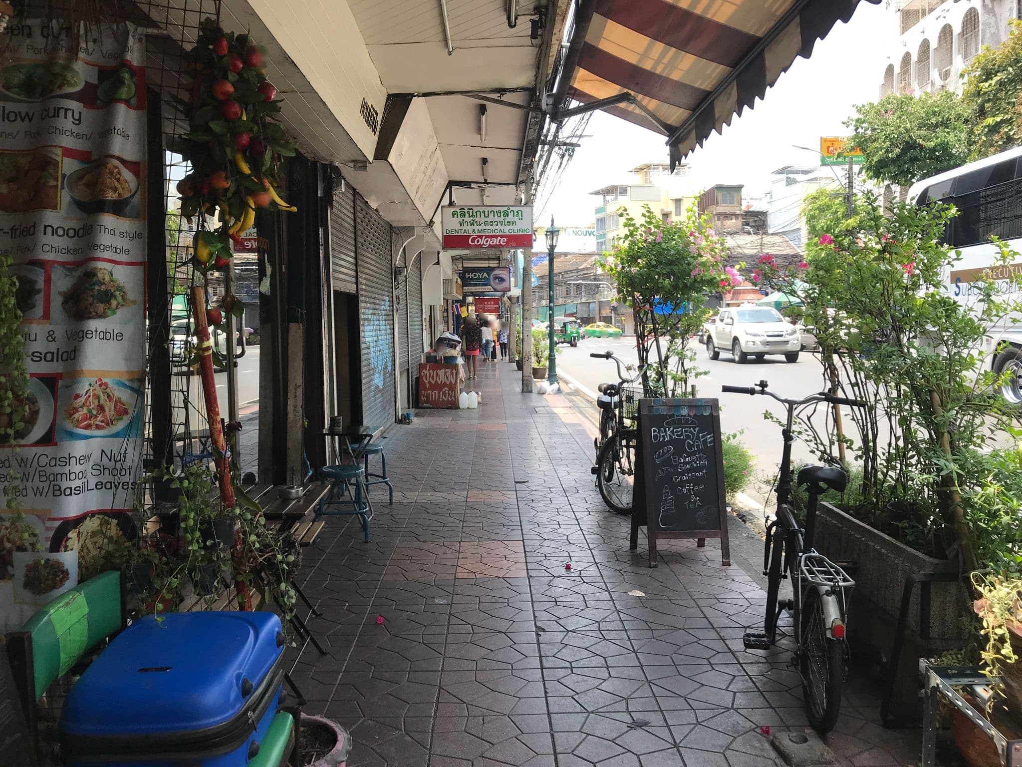 Street view near โรงแรมไม้โบก, Phra Nakhon — © naaao5228 (CC BY-SA · Mapillary)