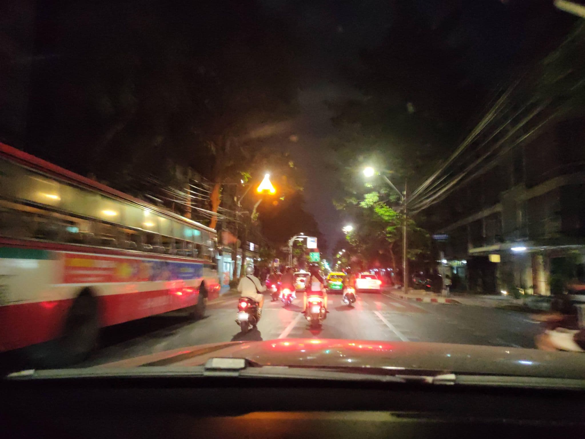 Street view near นิวสวนมะลิโฮเต็ล (New Suan Mali Hotel), Sathorn — © kasetitkml_pipitchai (CC BY-SA · Mapillary)