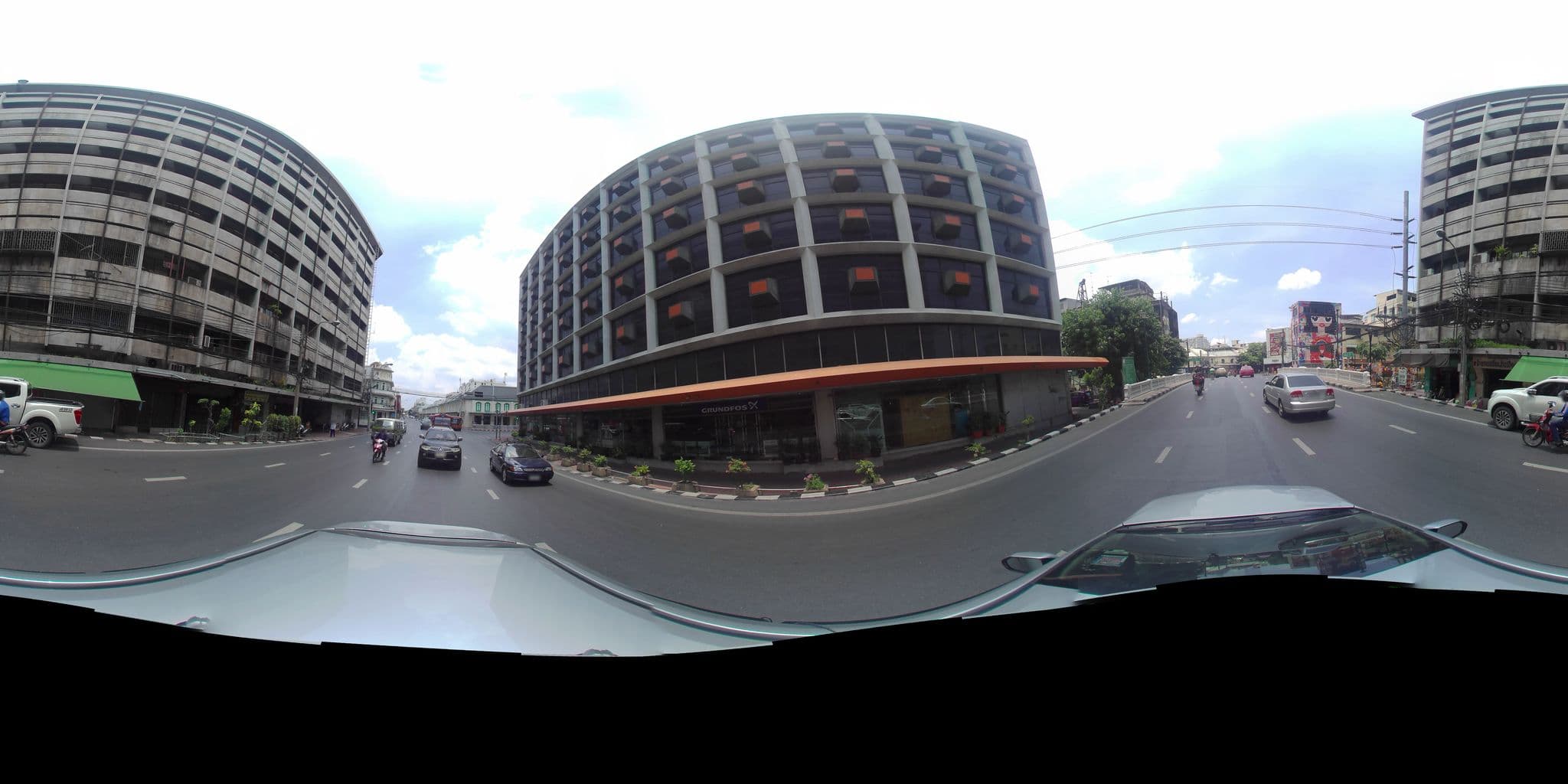 Street view near โรงแรมบูรพา สามยอด (Burapha Sam Yot Hotel), Bangkok — © P05466 (CC BY-SA · Mapillary)