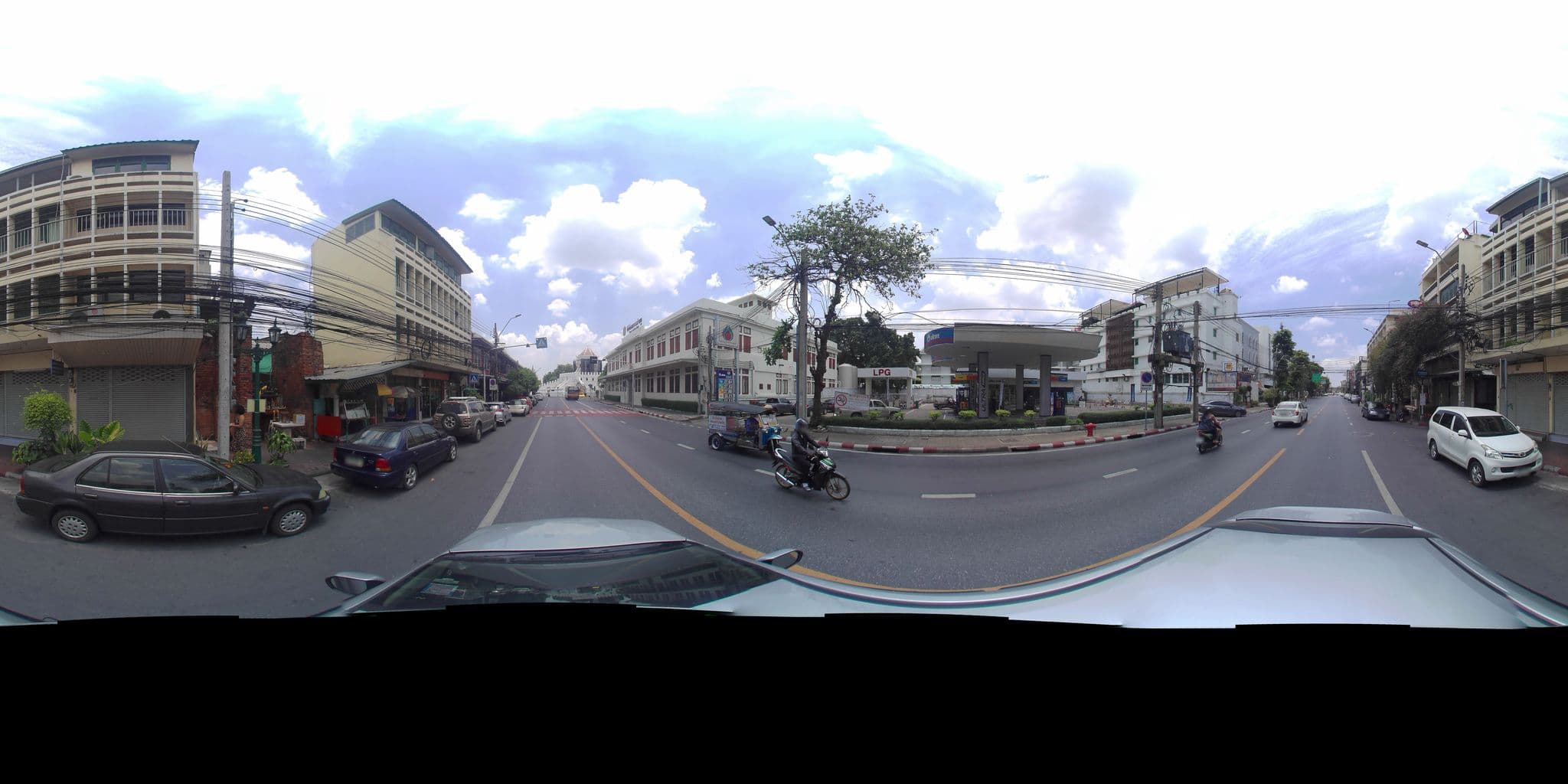 Street view near Jam Hostel, Phra Nakhon — © P05466 (CC BY-SA · Mapillary)