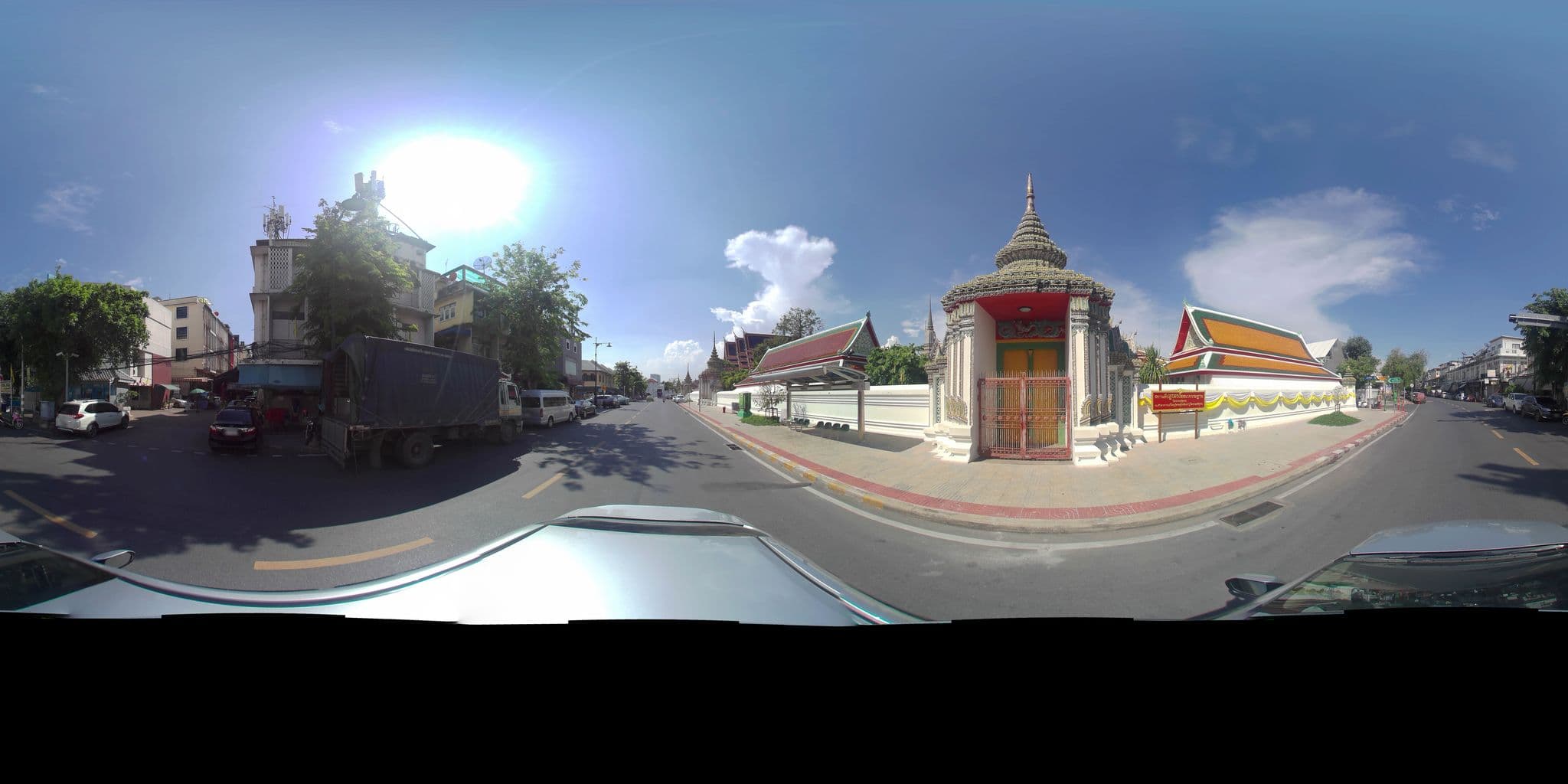 Street view near Arom d Hostel, Wat Arun — © P05466 (CC BY-SA · Mapillary)