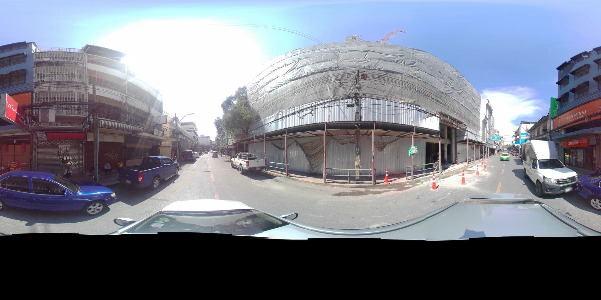 Street view near The Ember Hotel, Phra Nakhon — © P05466 (CC BY-SA · Mapillary)