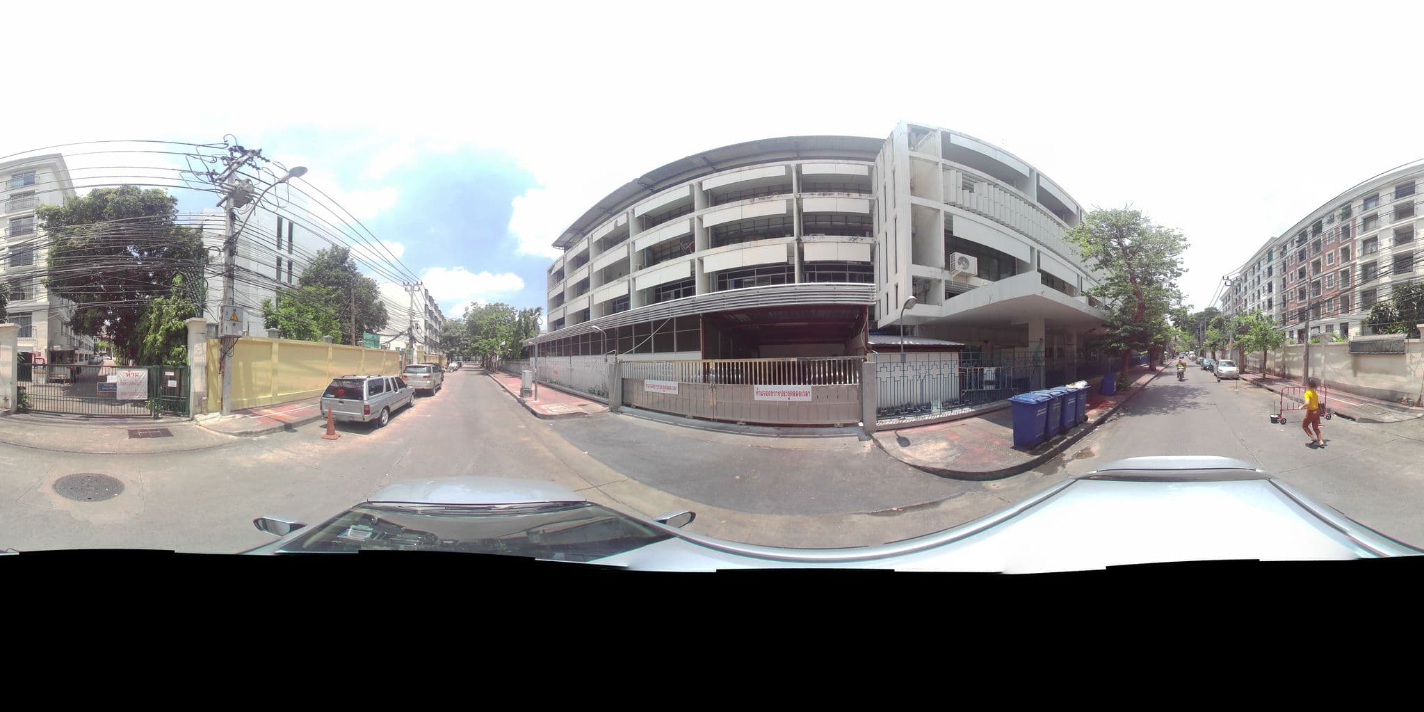 Street view near KoK Wonderland, Dusit — © P05466 (CC BY-SA · Mapillary)