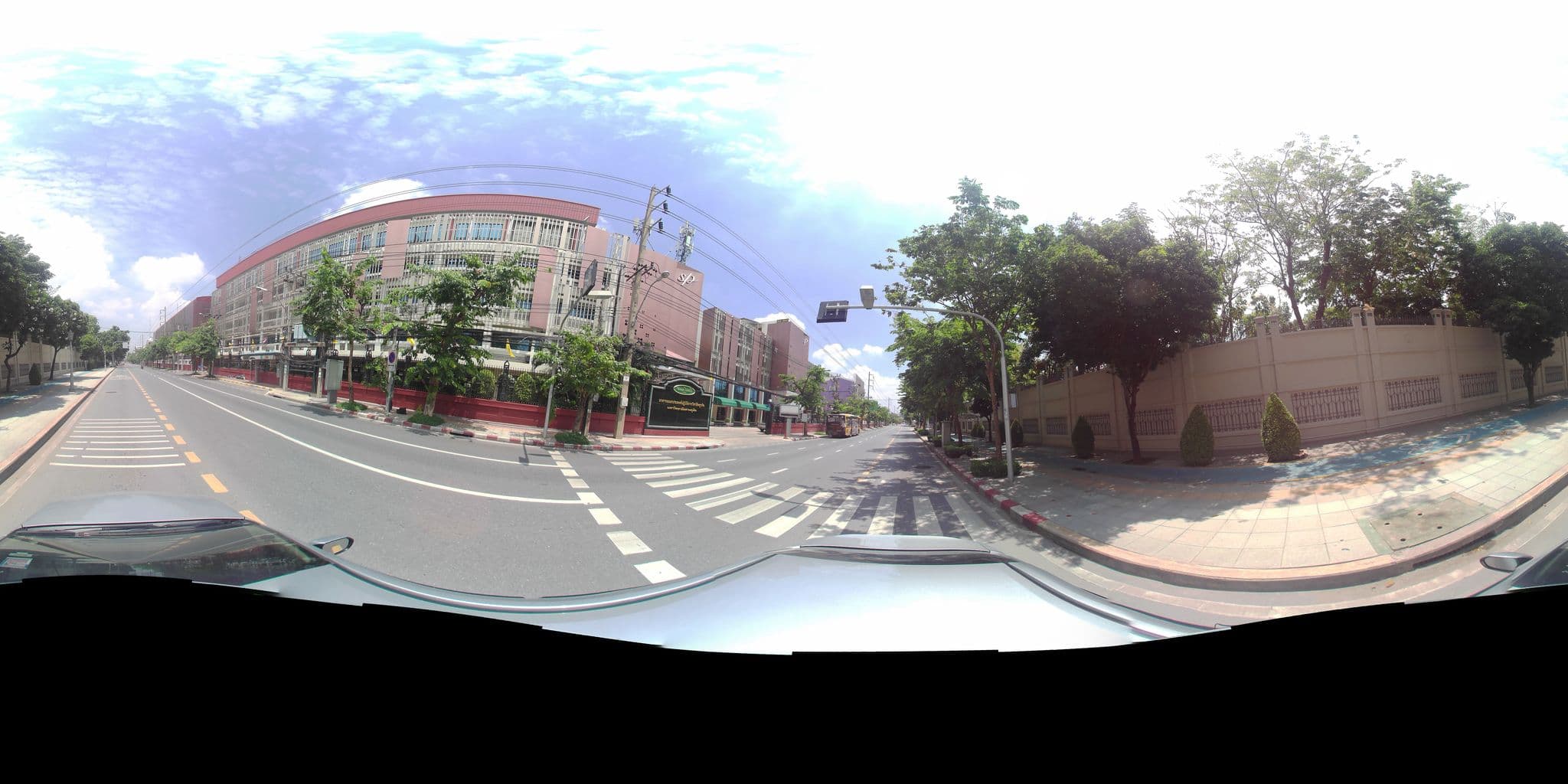 Street view near Computer Lab 1 โรงแรมสวนดุสิต เพลส, Dusit — © P05466 (CC BY-SA · Mapillary)