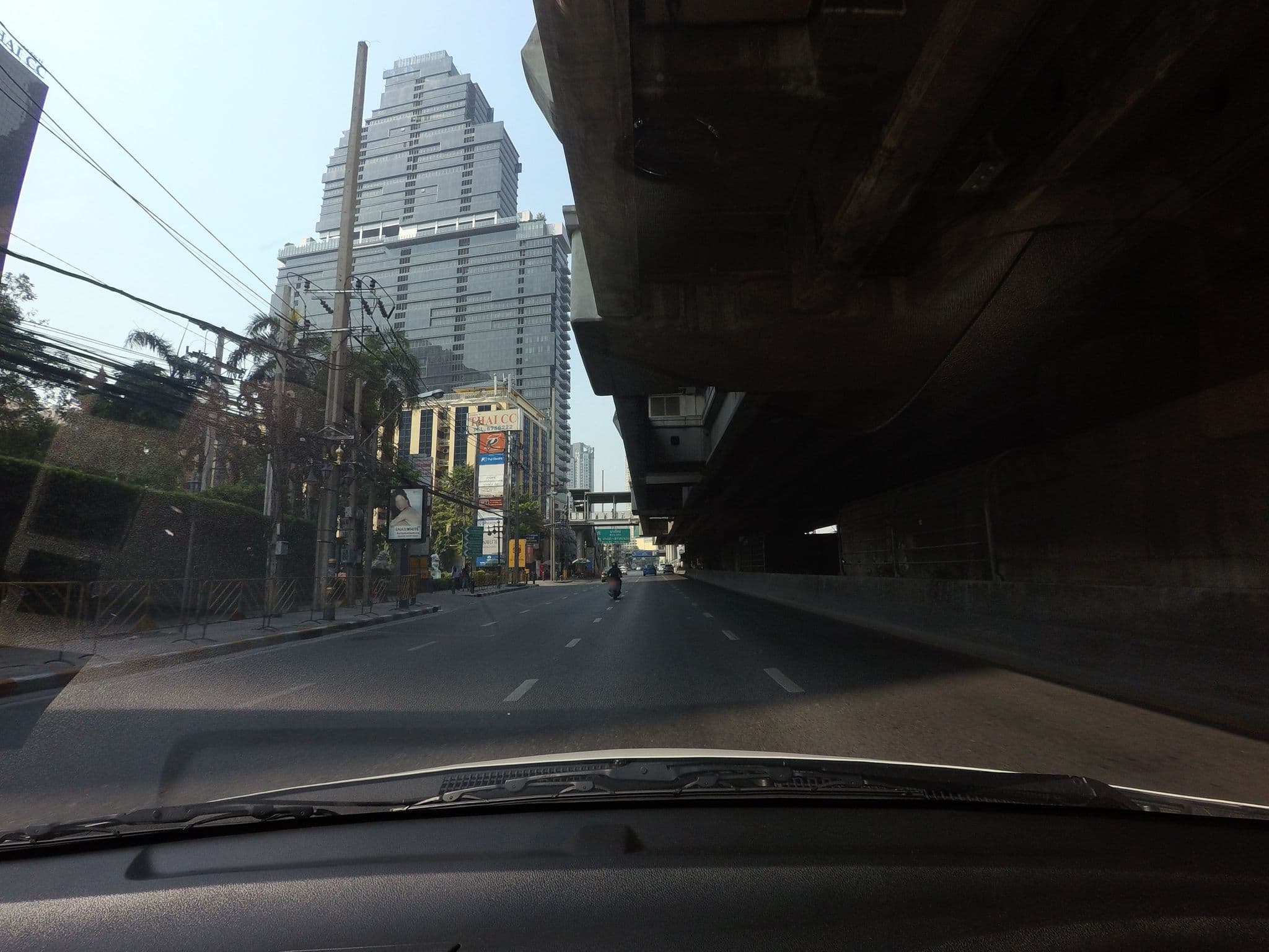 Street view near Marvin Hotel, Sathon — © mishari (CC BY-SA · Mapillary)