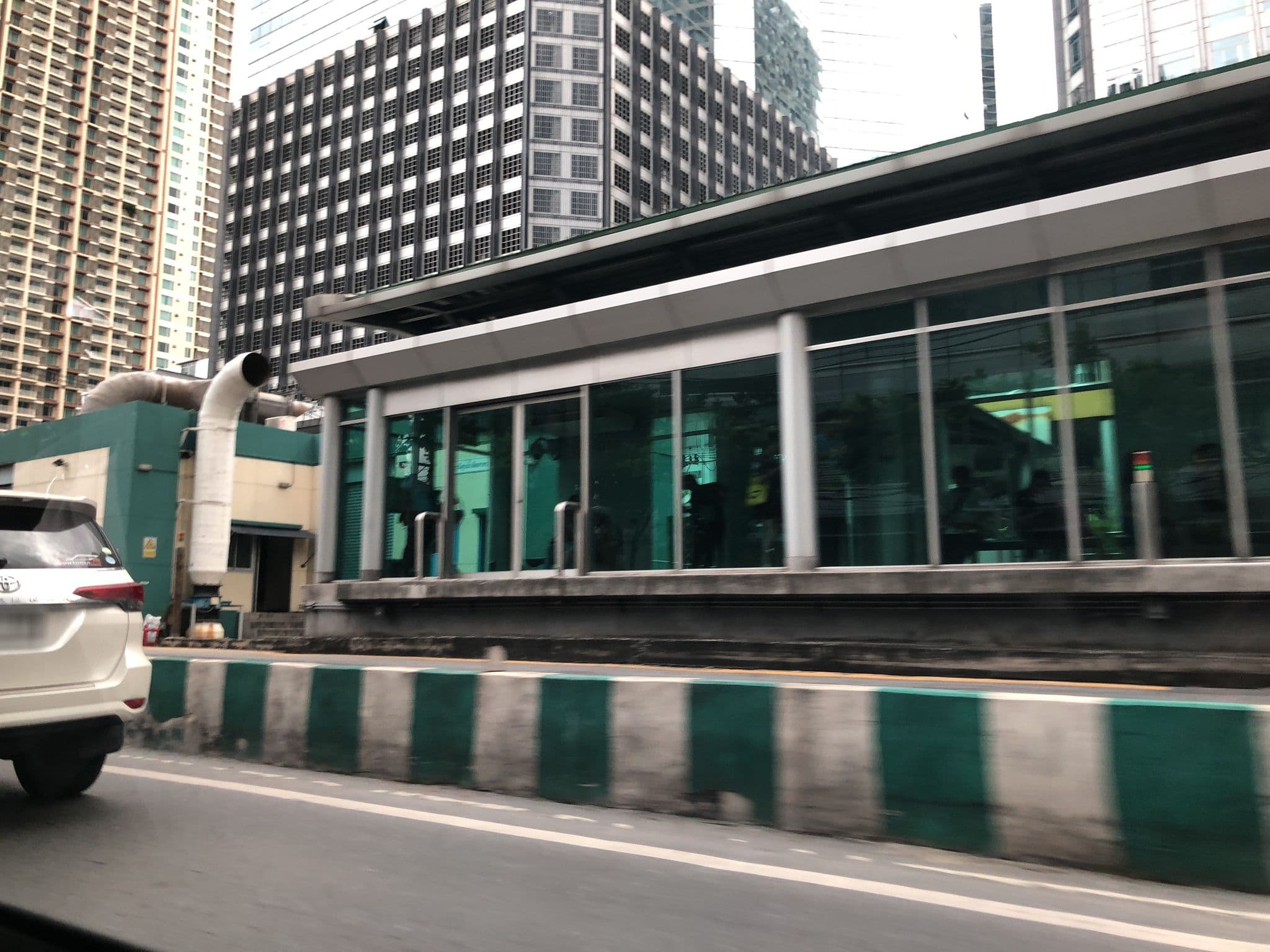 Street view near Sun Valley, Bang Rak — © pimpitcha (CC BY-SA · Mapillary)
