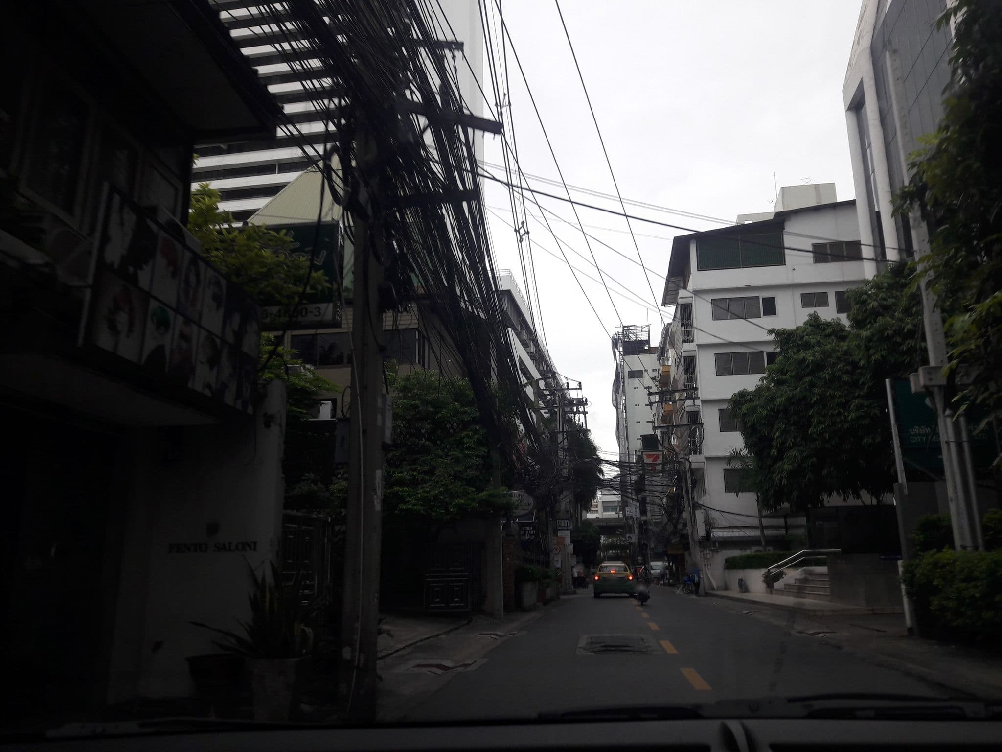 Street view near Spg 5 Apartment, Bang Rak — © dukeduke (CC BY-SA · Mapillary)