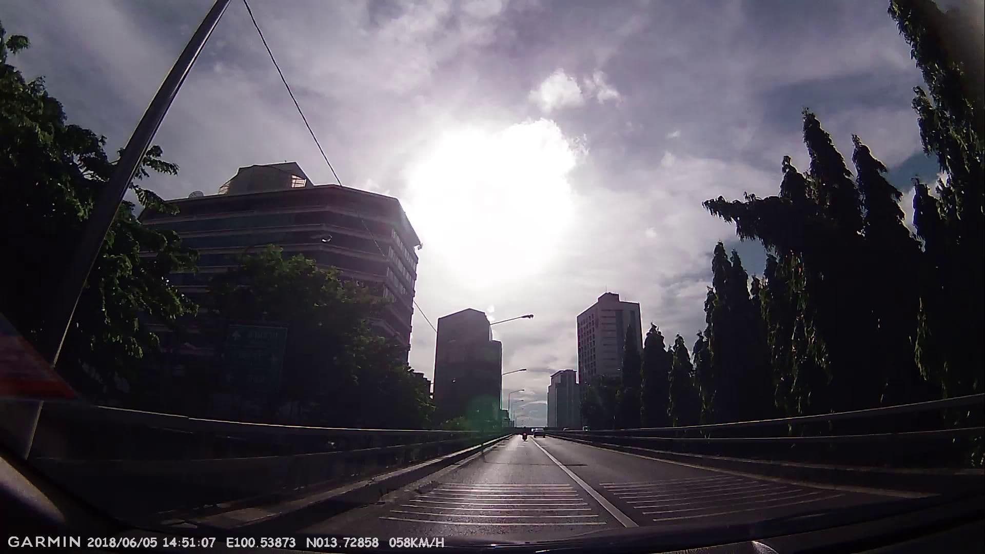 Street view near Princess Suite Dhusit Thani Hotel Bangkok, Bang Rak — © dukeduke (CC BY-SA · Mapillary)