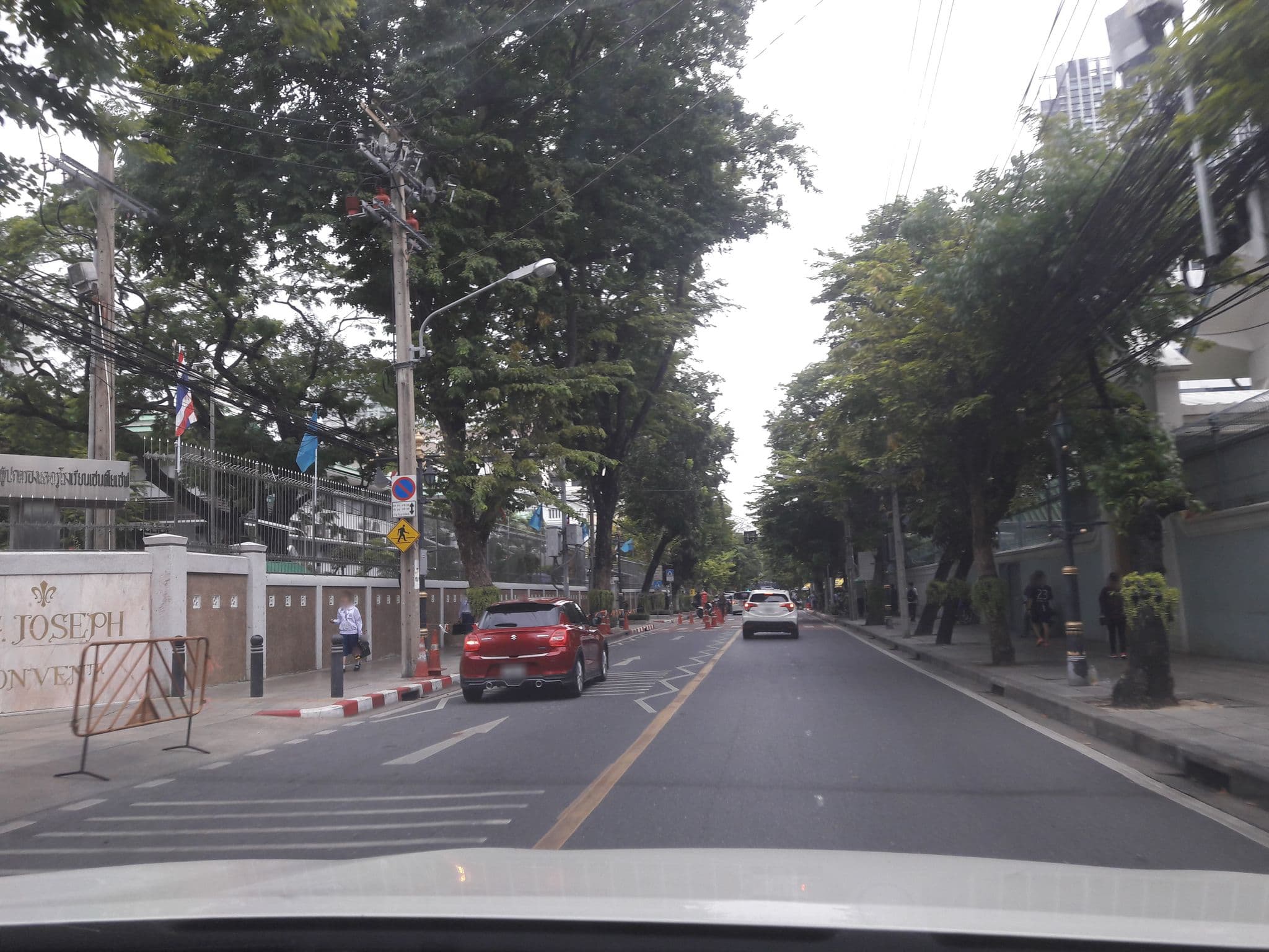 Street view near Lobby Anantara baan ratchprasong suite, Bang Rak — © collectiontrue (CC BY-SA · Mapillary)