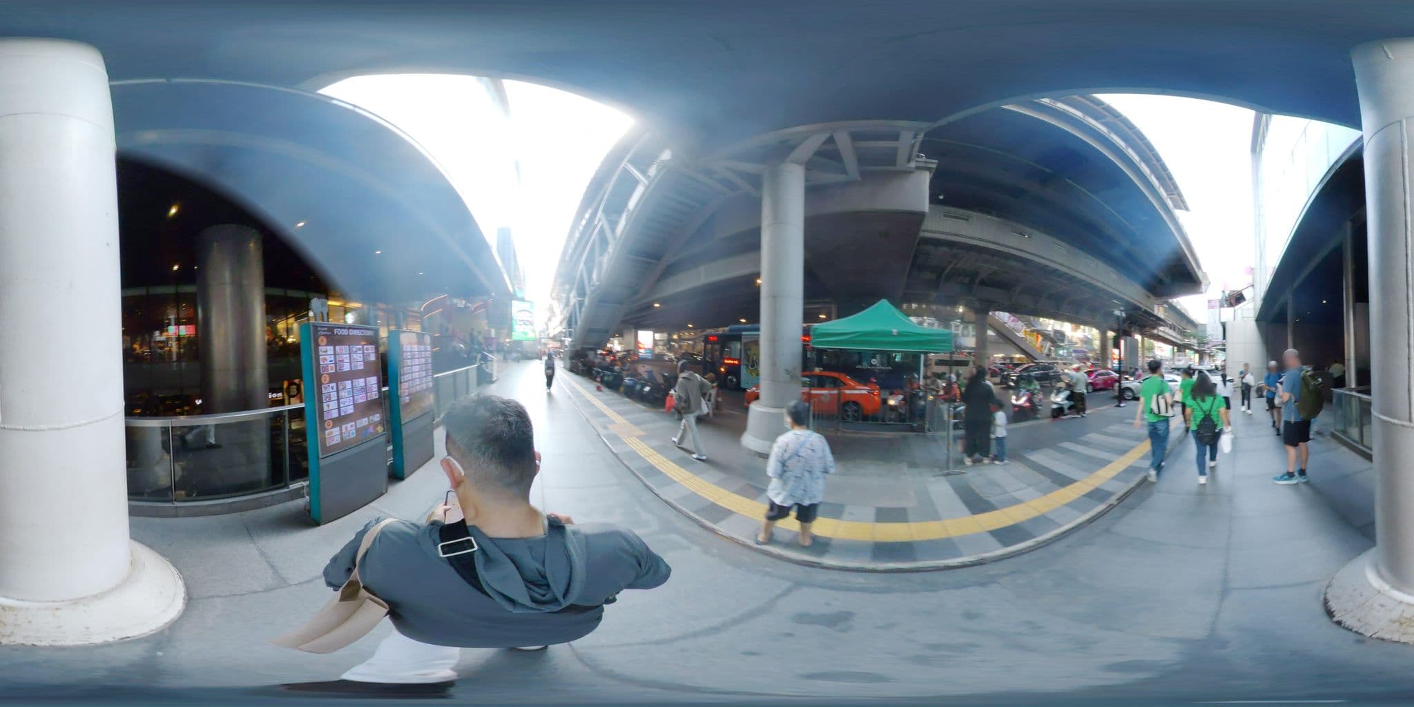 Street view near D Varee Xpress Pula Silom, Bang Rak — © mapconcierge (CC BY-SA · Mapillary)