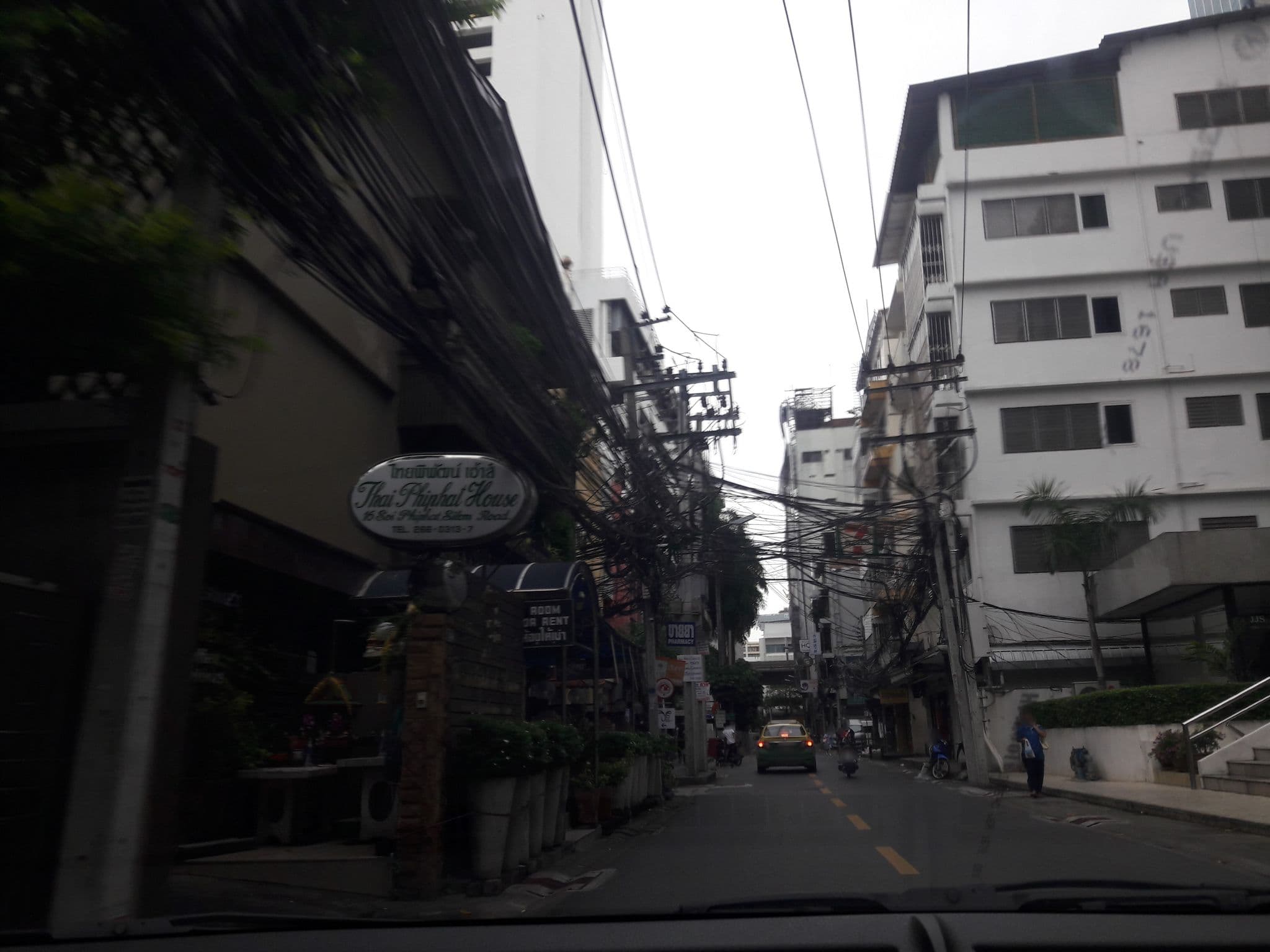 Street view near Baan Silom Soi 3, Bang Rak — © dukeduke (CC BY-SA · Mapillary)