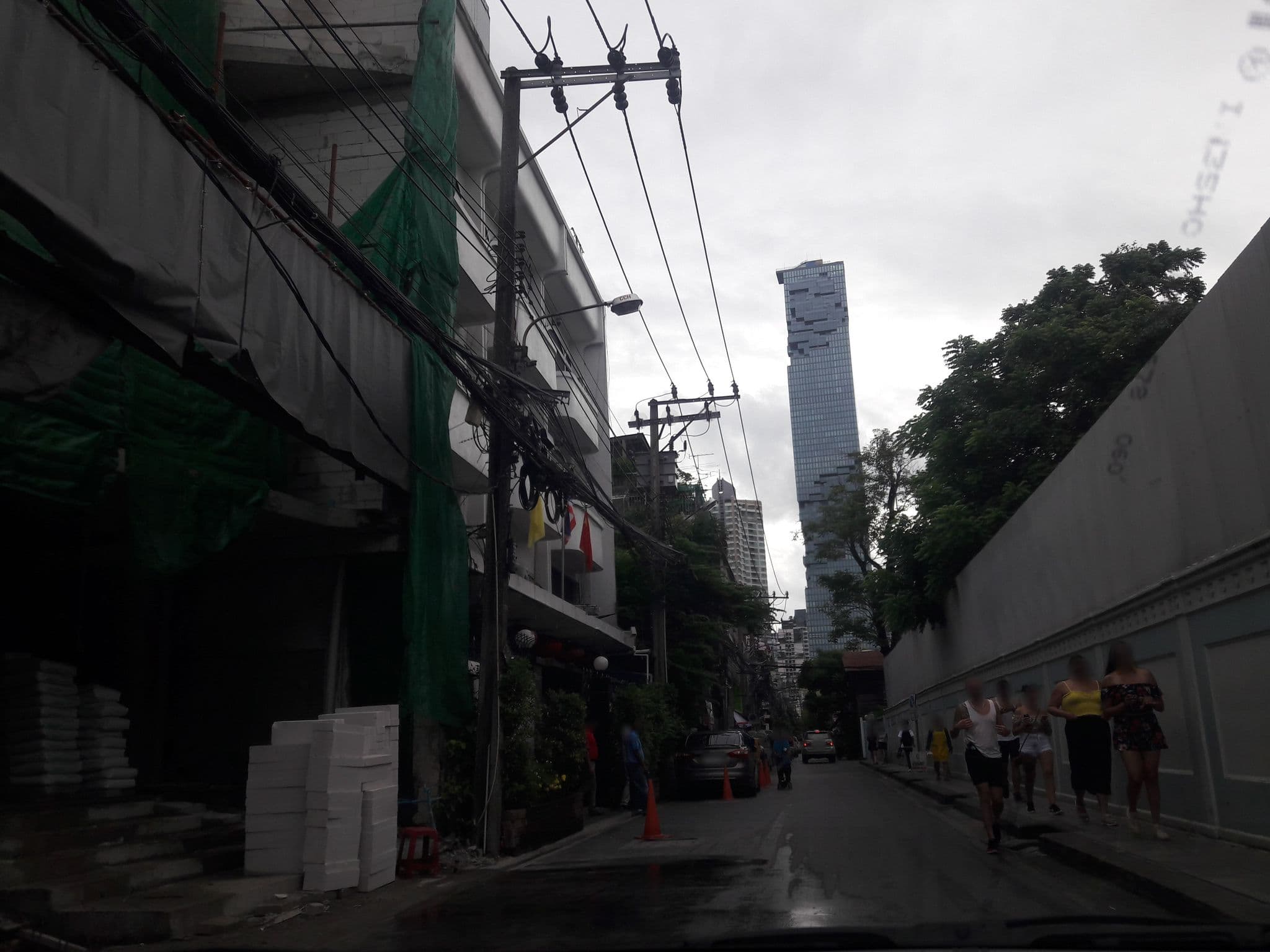 Street view near Pool, Bang Rak — © dukeduke (CC BY-SA · Mapillary)