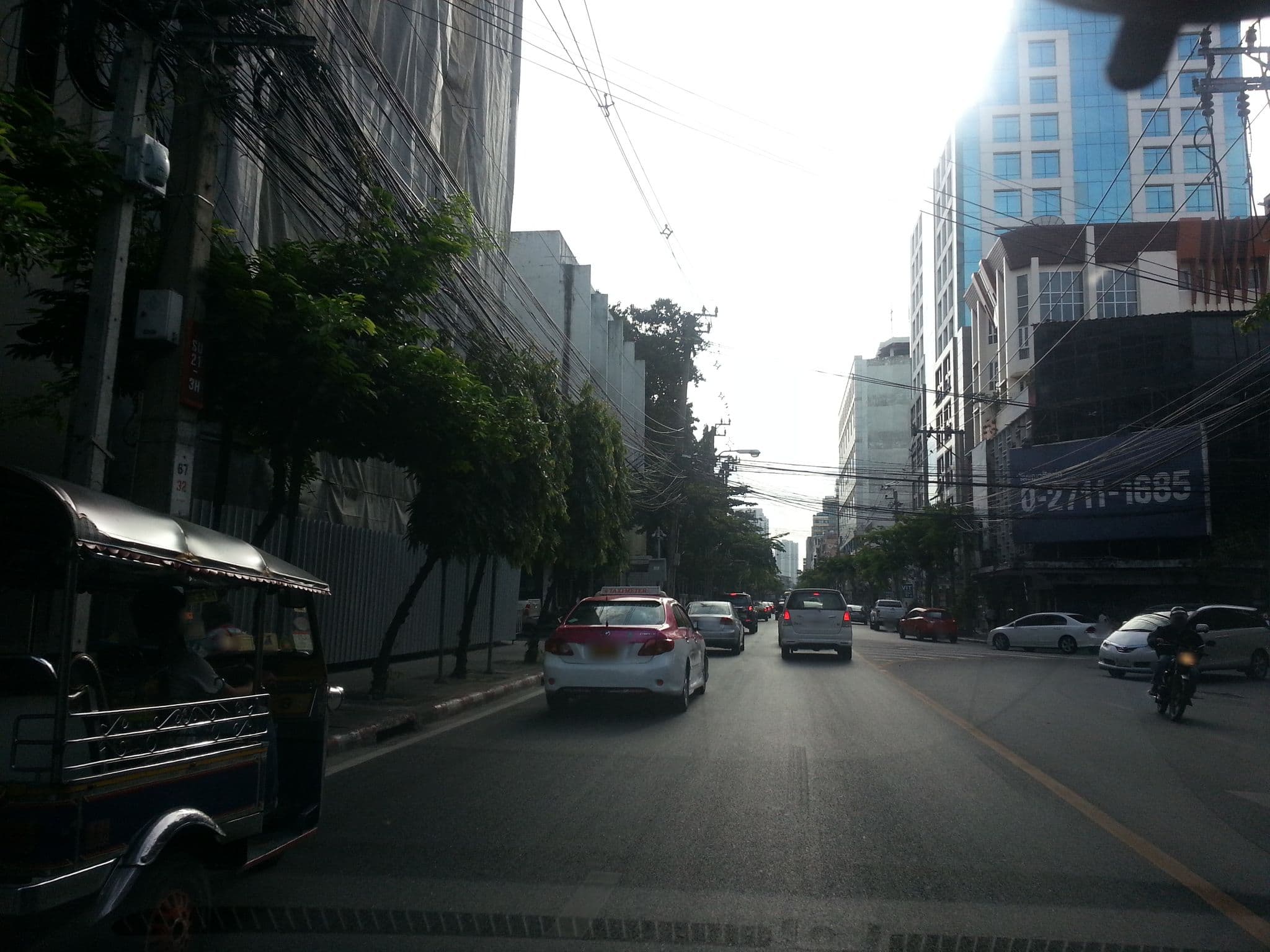 Street view near Lub d Bangkok - Surawong, Bang Rak — © mishari (CC BY-SA · Mapillary)