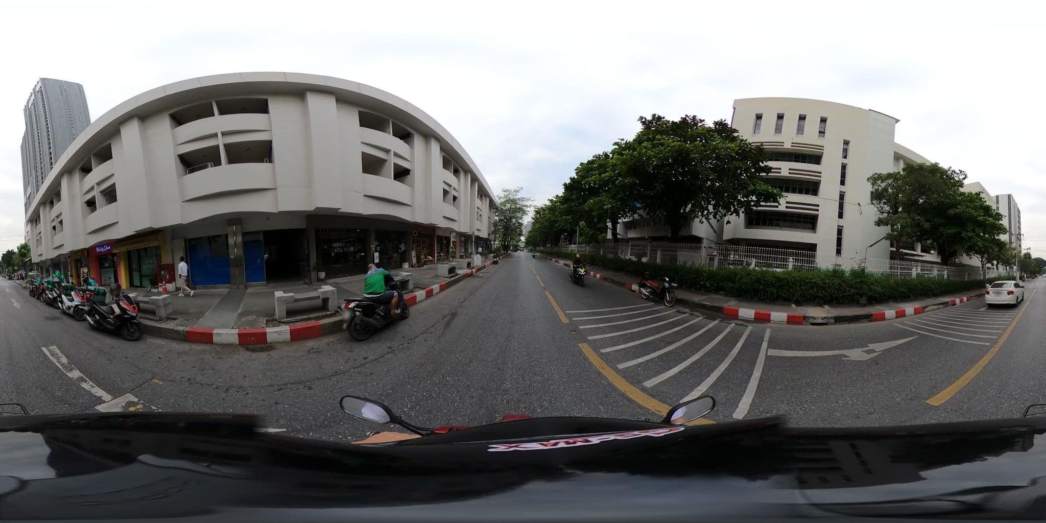 Street view near Ditengah Perjalanan Ke Hotel Yg Sendu, Pathum Wan — © NatchaponJ (CC BY-SA · Mapillary)