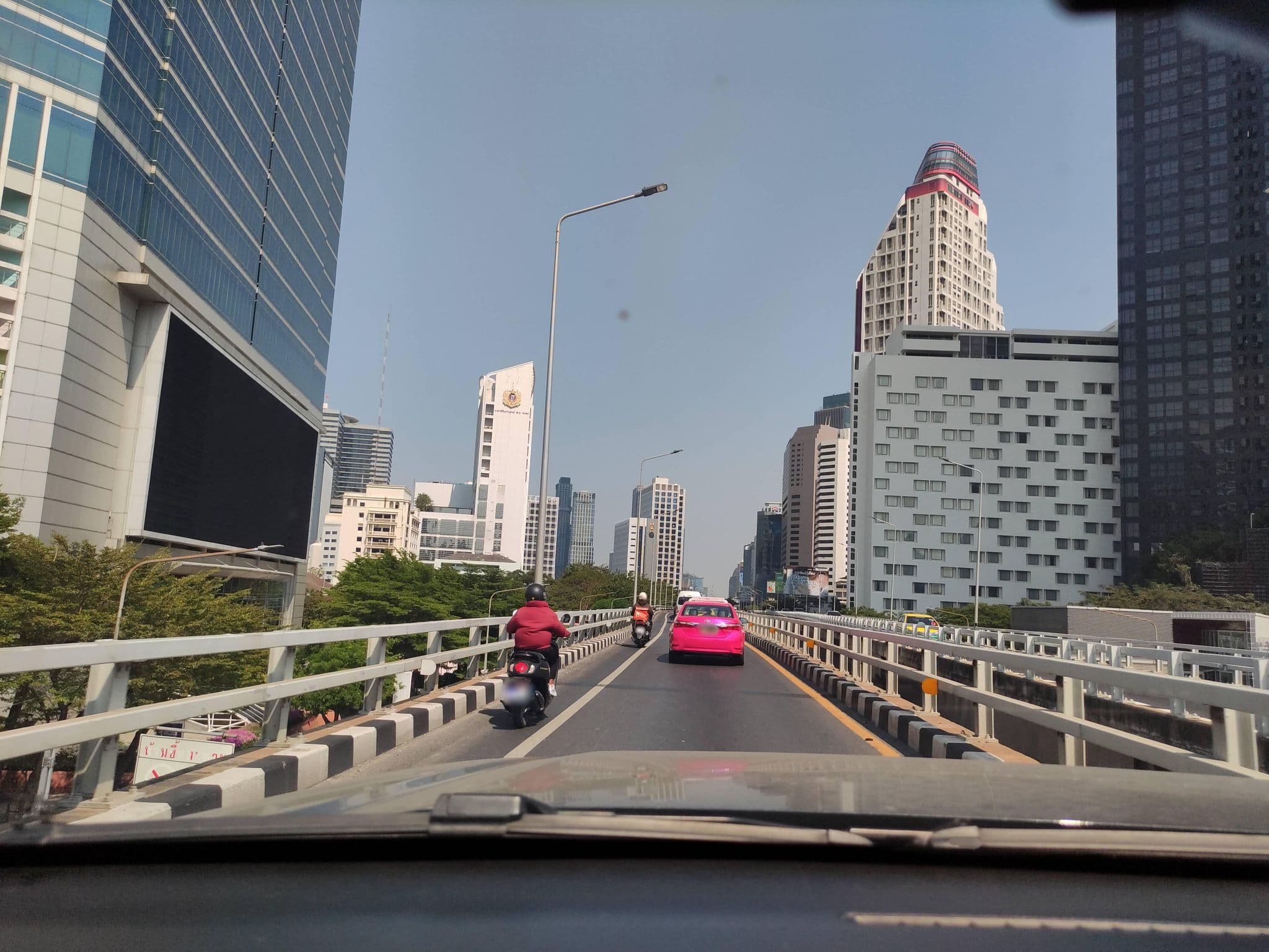Street view near เมริเดียน สุรวงศ์, Bang Rak — © kasetitkml_pipitchai (CC BY-SA · Mapillary)