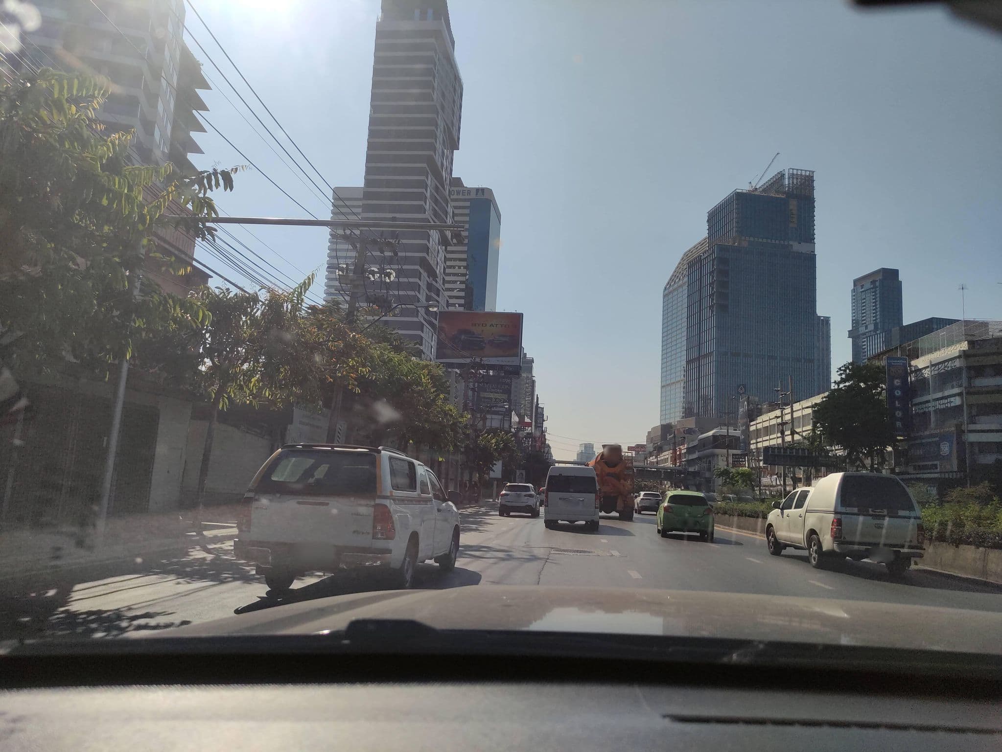 Street view near Rainbow Glasshouse, Yan Nawa — © kasetitkml_pipitchai (CC BY-SA · Mapillary)