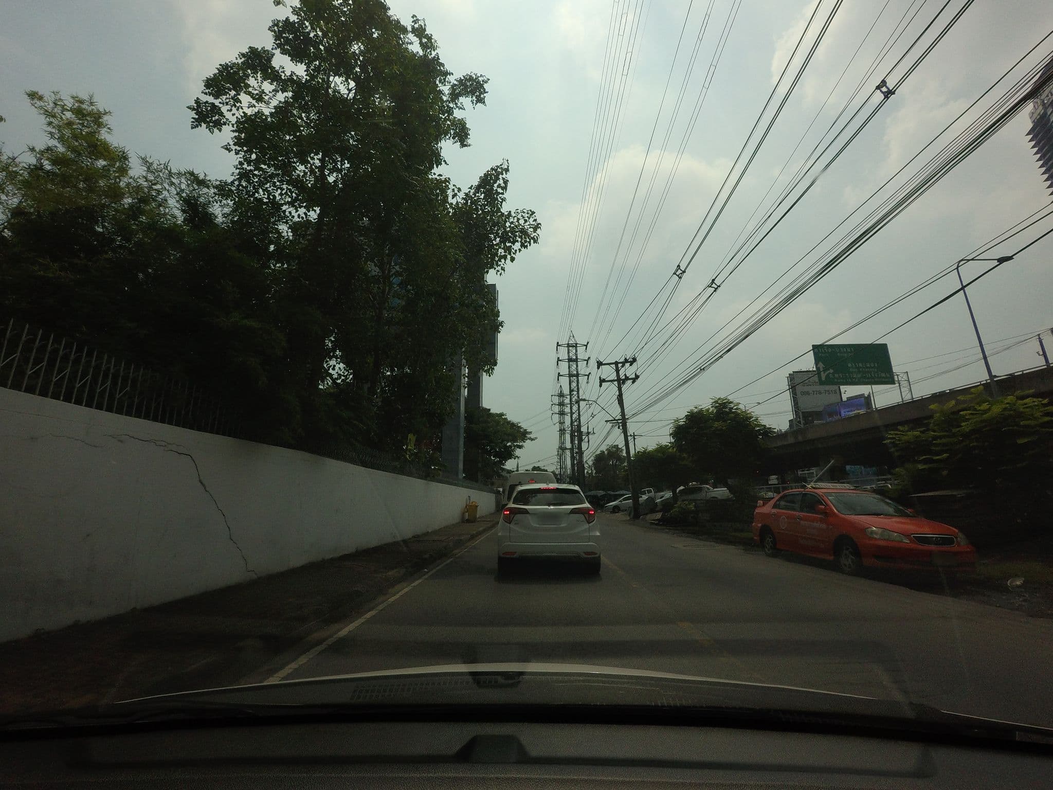 Street view near เออร์เดย์ เกสส์เฮ้าส์, Bang Rak — © mishari (CC BY-SA · Mapillary)