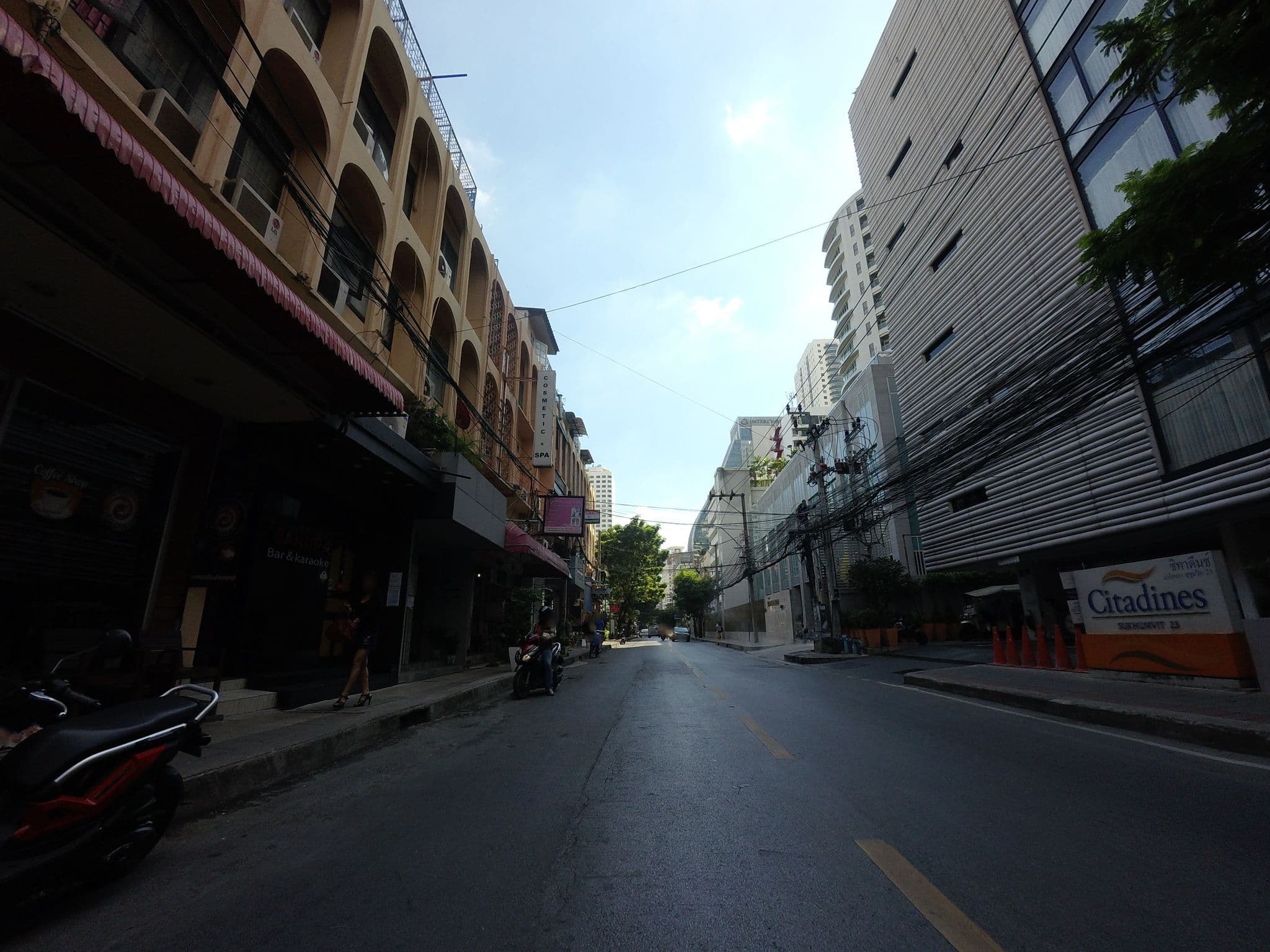 Street view near Citadines Bangkok, Makkasan — © mishari (CC BY-SA · Mapillary)