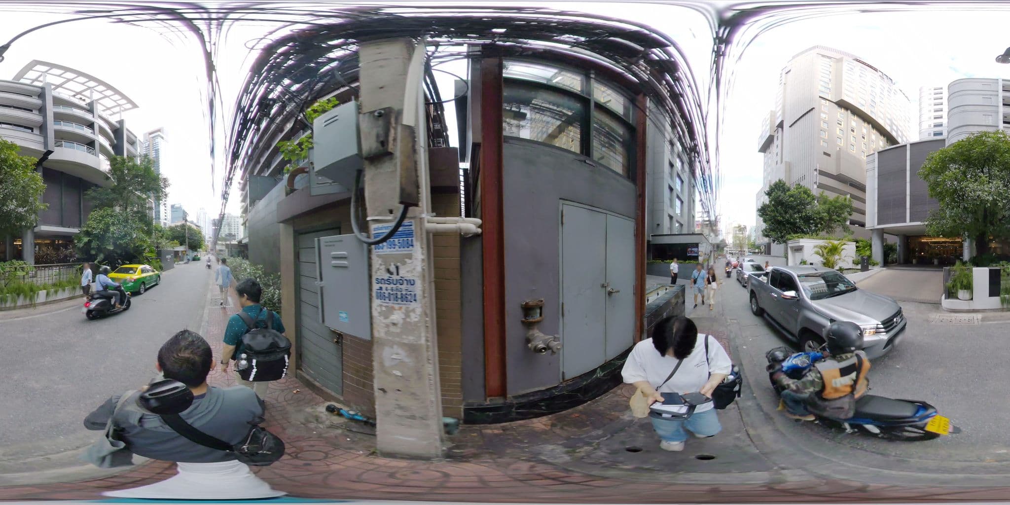 Street view near Citrus Suites Sukhumvit 6, Makkasan — © mapconcierge (CC BY-SA · Mapillary)