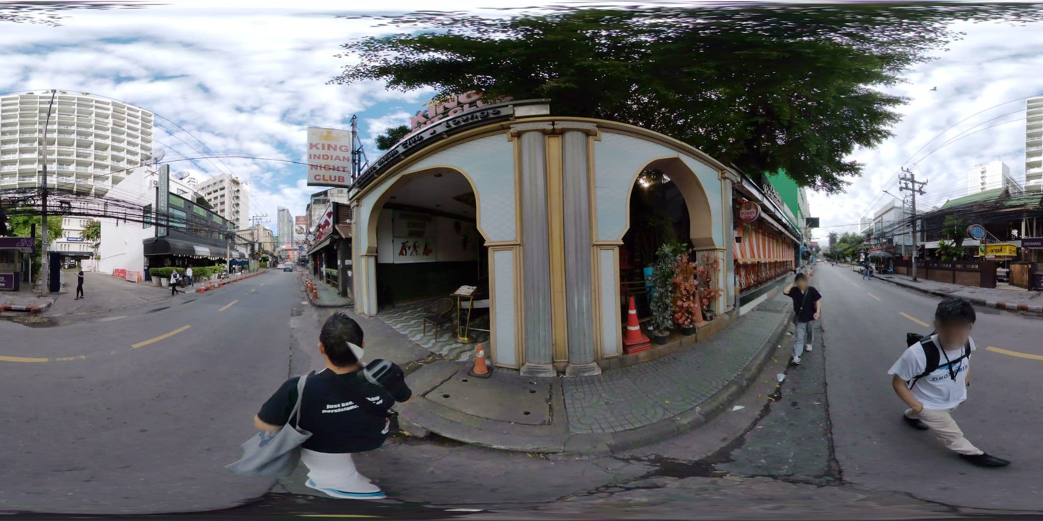 Street view near Royal Nana Hotel, Makkasan — © mapconcierge (CC BY-SA · Mapillary)