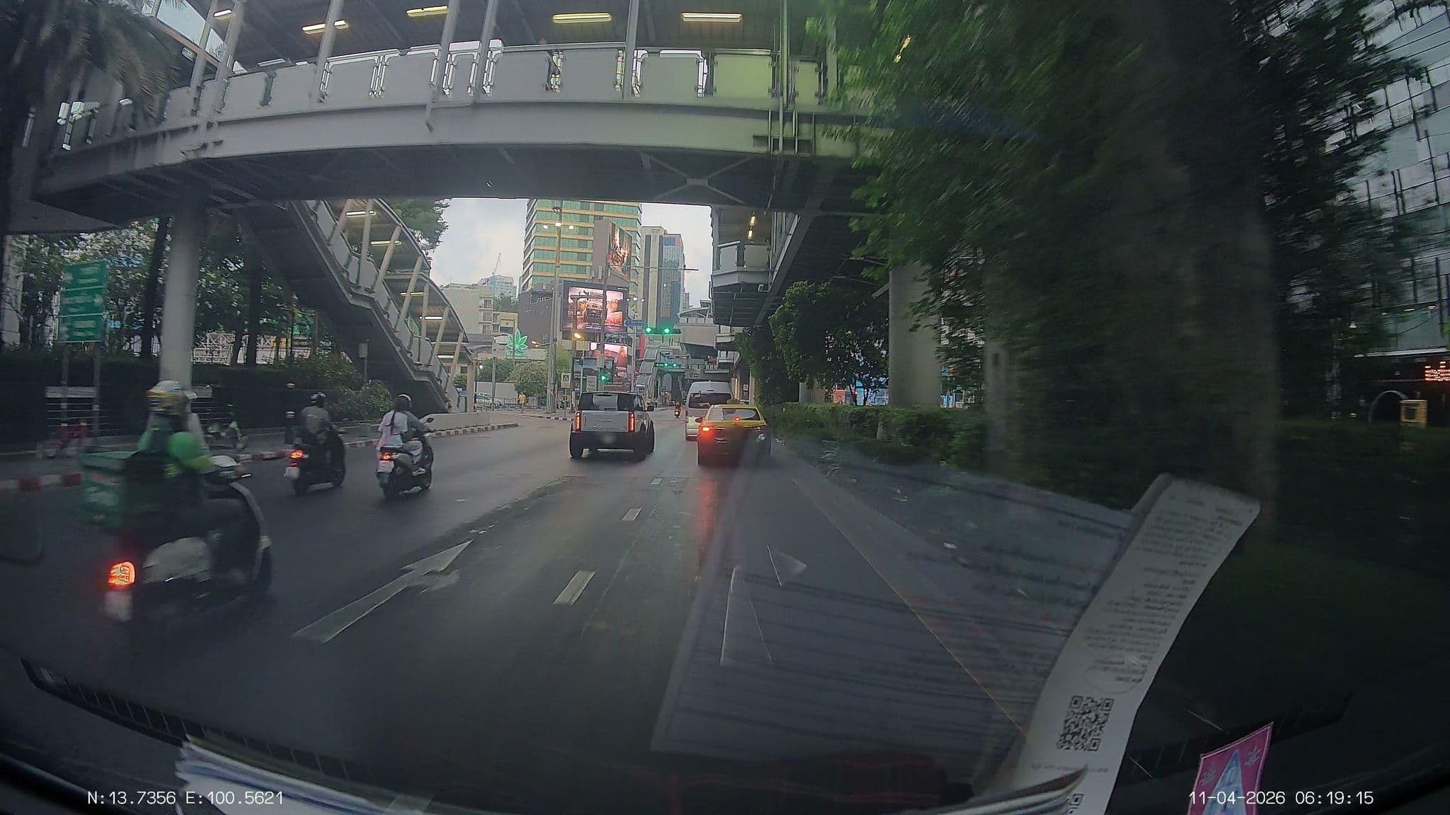 Street view near Ramada Bangkok Sukhumvit, Watthana — © ThailandCambodia (CC BY-SA · Mapillary)