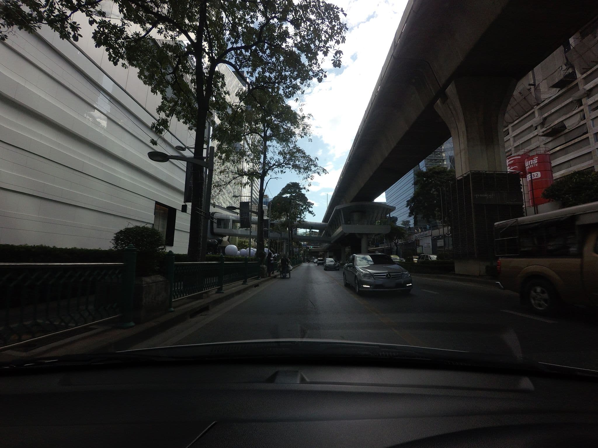 Street view near Billston Hotel, Makkasan — © mishari (CC BY-SA · Mapillary)