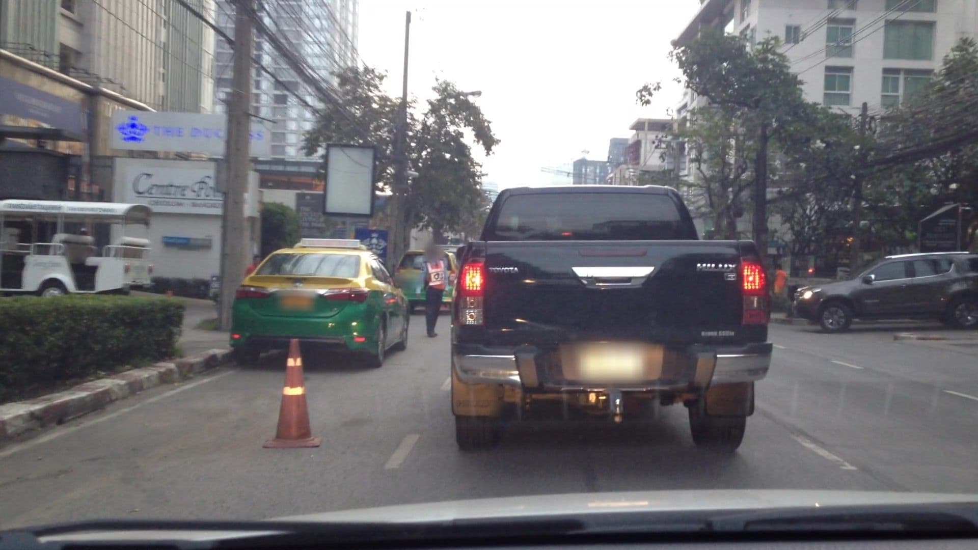 Street view near __th Floor, Makkasan — © lvl5 (CC BY-SA · Mapillary)
