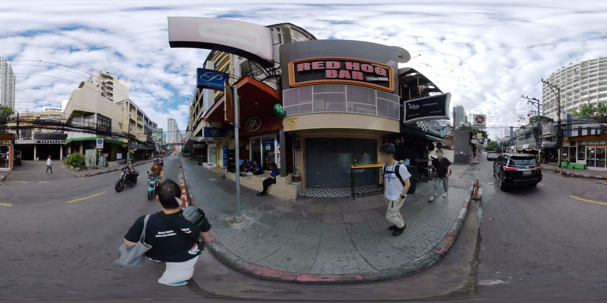 Street view near Lunlana Hotel, Makkasan — © mapconcierge (CC BY-SA · Mapillary)