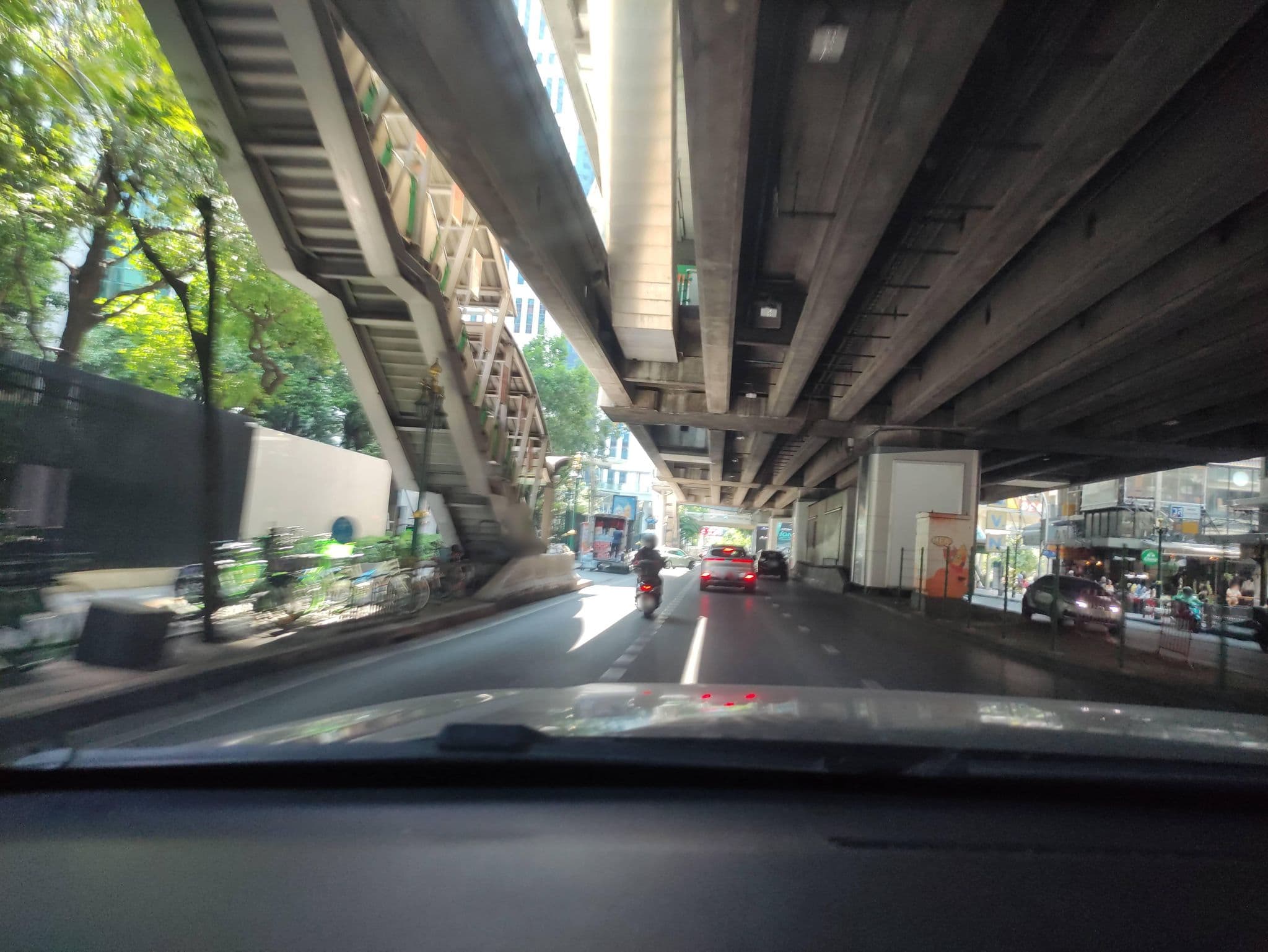 Street view near On8 Hotel, Makkasan — © kasetitkml_pipitchai (CC BY-SA · Mapillary)